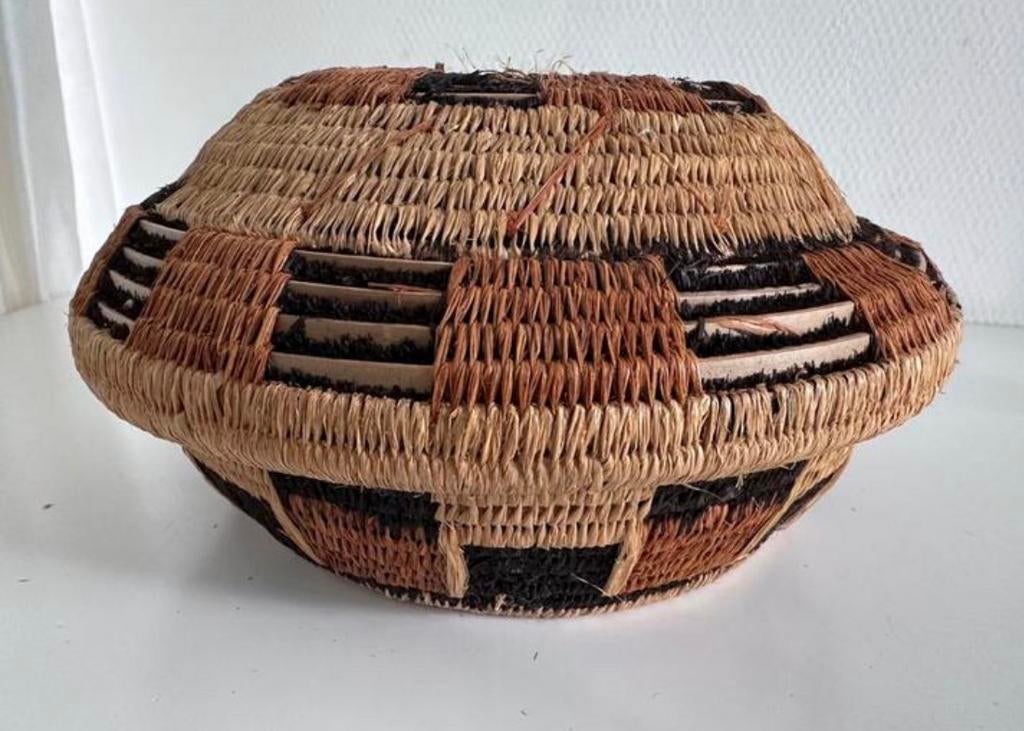Kuba mandje in raffia TOP conditie  coll. Antropoloog Congo, Antiek en Kunst, Kunst | Niet-Westerse kunst, Ophalen of Verzenden