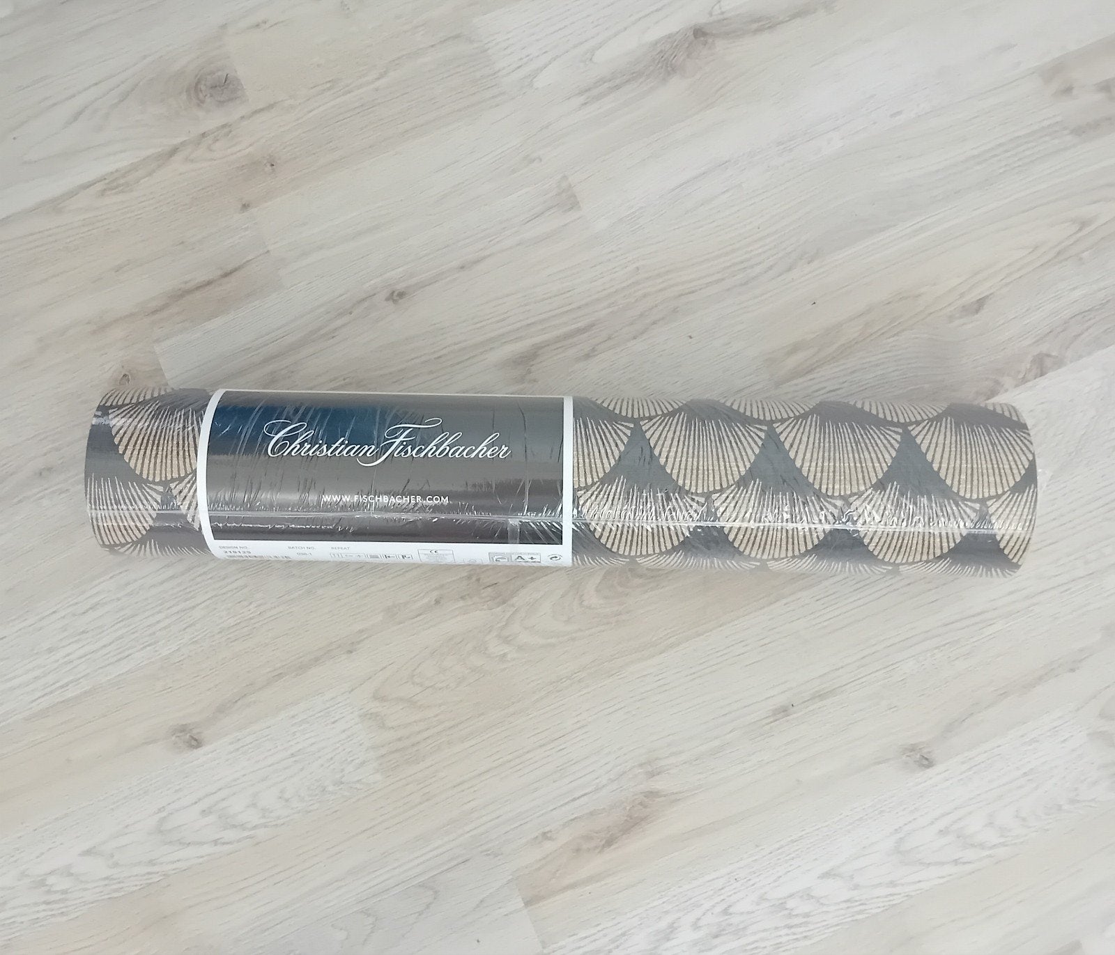 Prachtige rol behang van Christian Fischbacher, Ophalen of Verzenden, Minder dan 10 m², Grijs