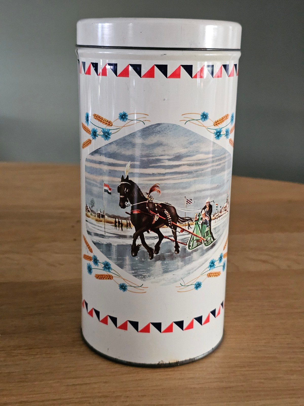 Vintage Van der Meulen Beschuitbus – Nostalgisch Fries Blik, Verzamelen, Ophalen of Verzenden, Gebruikt, Overige
