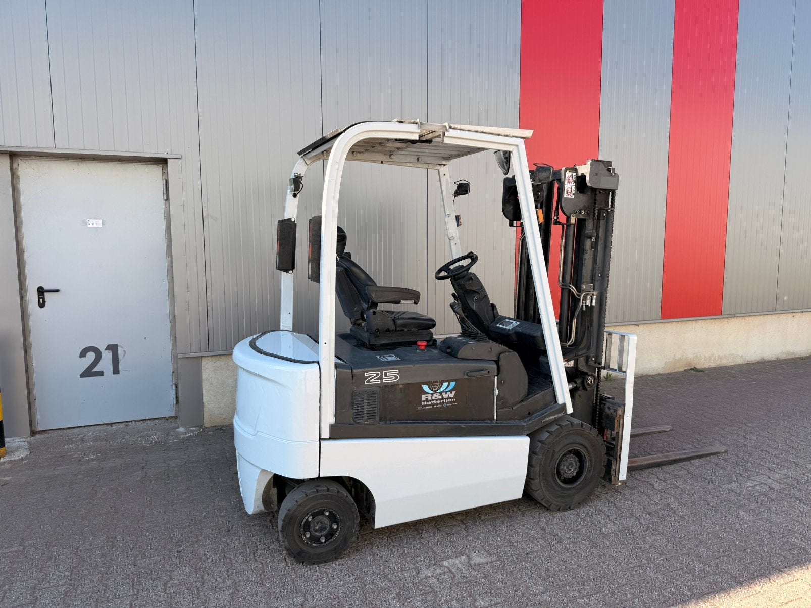 Nissan 2.5 ton elektro 2017, Zakelijke goederen, Machines en Bouw | Heftrucks en Intern transport, 2000 tot 3000 kg, Ophalen, Elektrisch