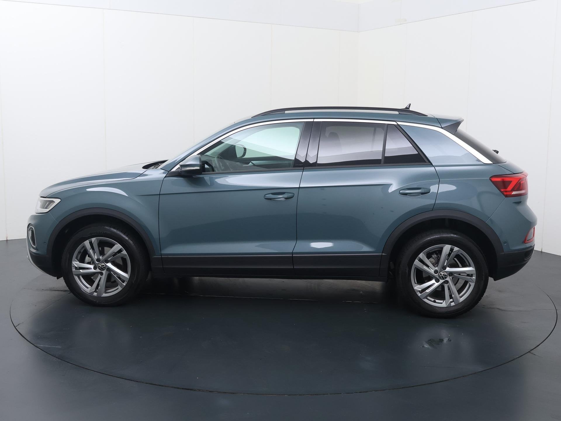 Volkswagen T-Roc 1.0 TSI Life Edition | 116 PK | Trekhaak af, 12 maanden, Stof, Gebruikt, Blauw
