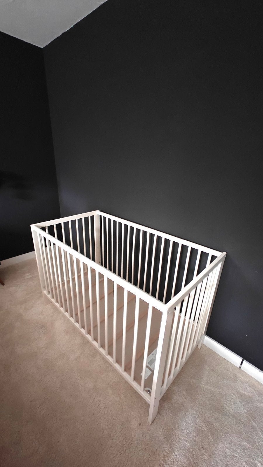 Babybedhe / witt ledikant (prima conditie), Kinderen en Baby's, Ophalen, Gebruikt, Ledikant