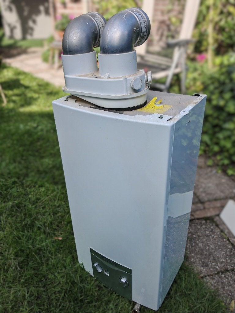 Vaillant TURBO MAG 11-2/0 gesloten keuken/douche geiser, Ophalen, 20 tot 100 liter, Aardgas, Geiser