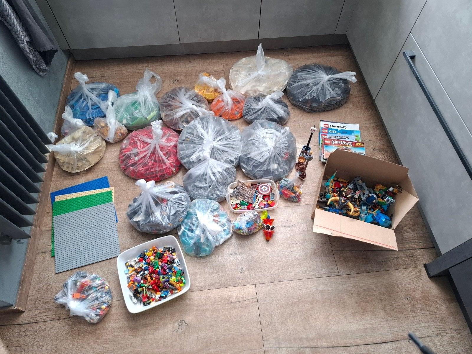 Grote partij LEGO met veel minifiguren en onderdelen, Ophalen, Gebruikt