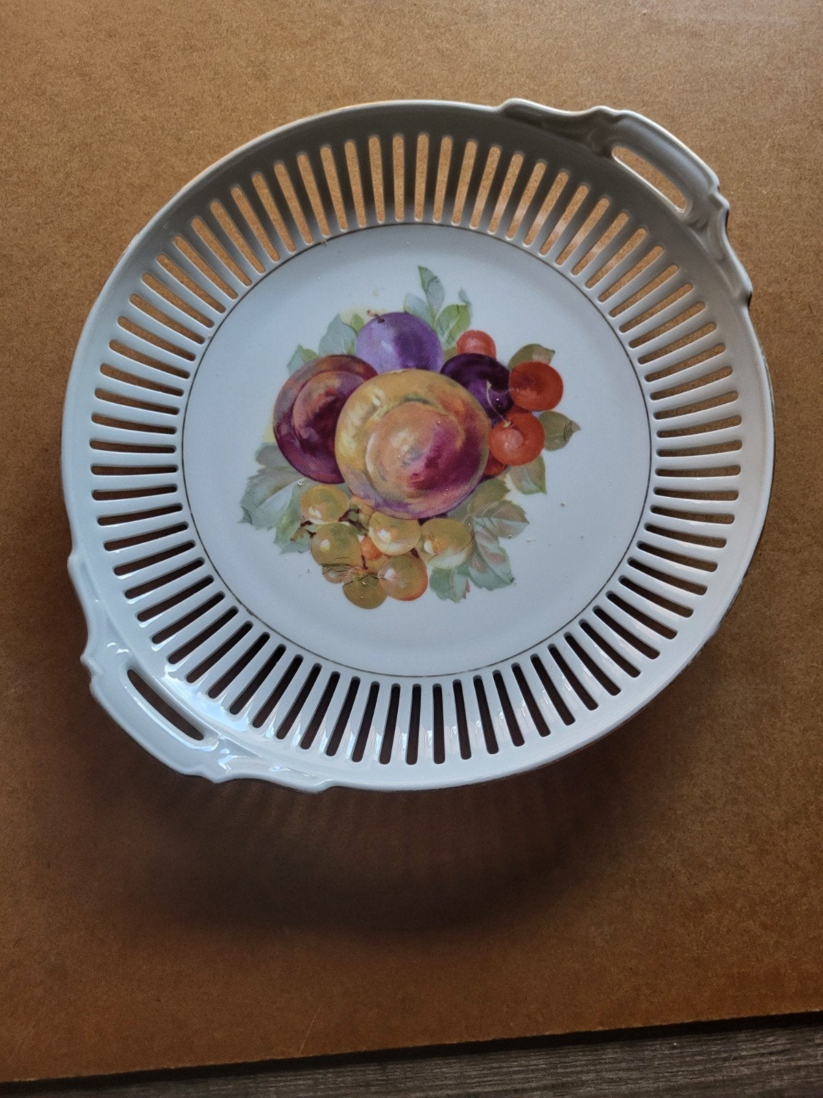 Antieke porseleinen fruitschaal met fruitdecoratie, Ophalen of Verzenden