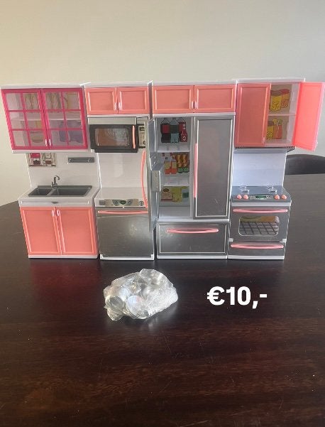 Barbie keuken, Kinderen en Baby's, Ophalen, Zo goed als nieuw, Barbie