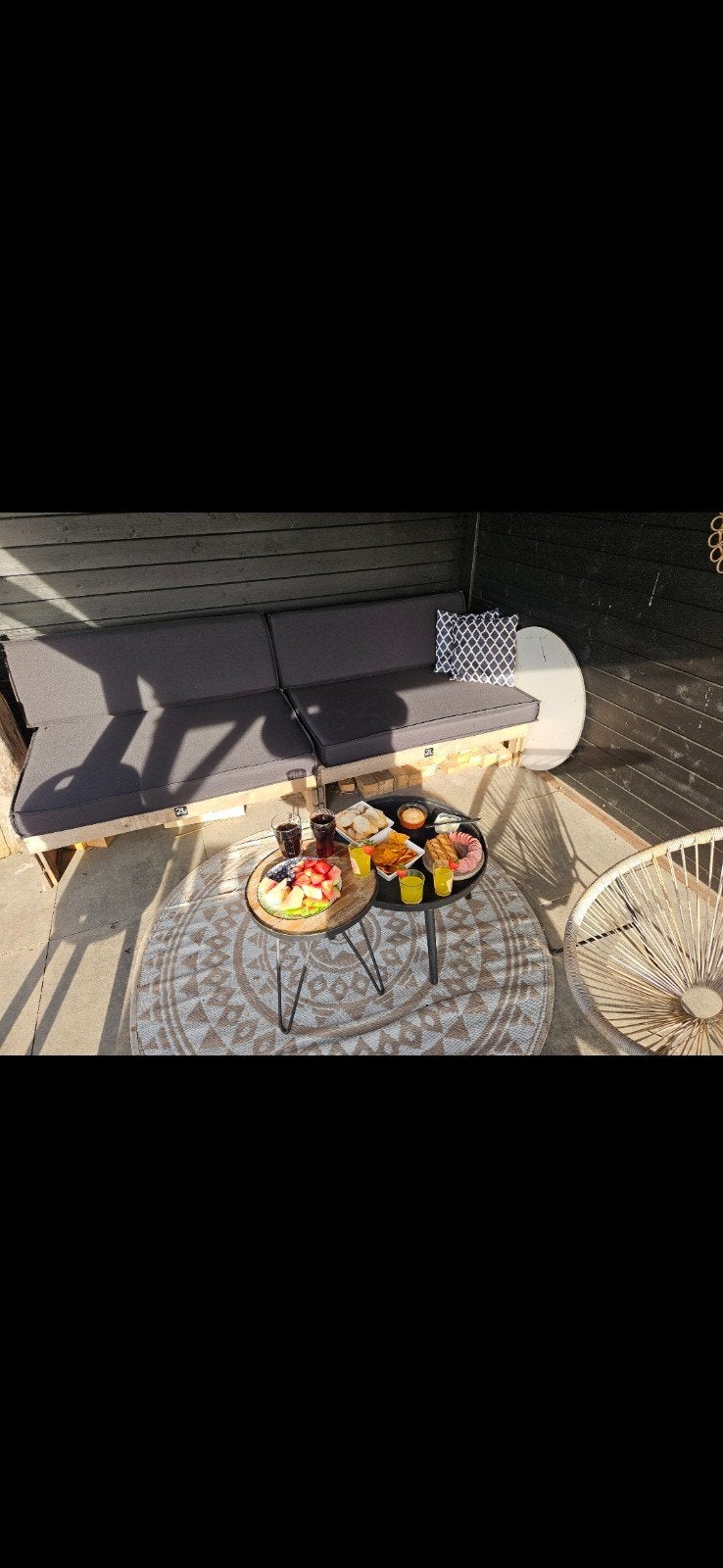 Comfortabele pallet loungeset met zwarte kussens, Ophalen