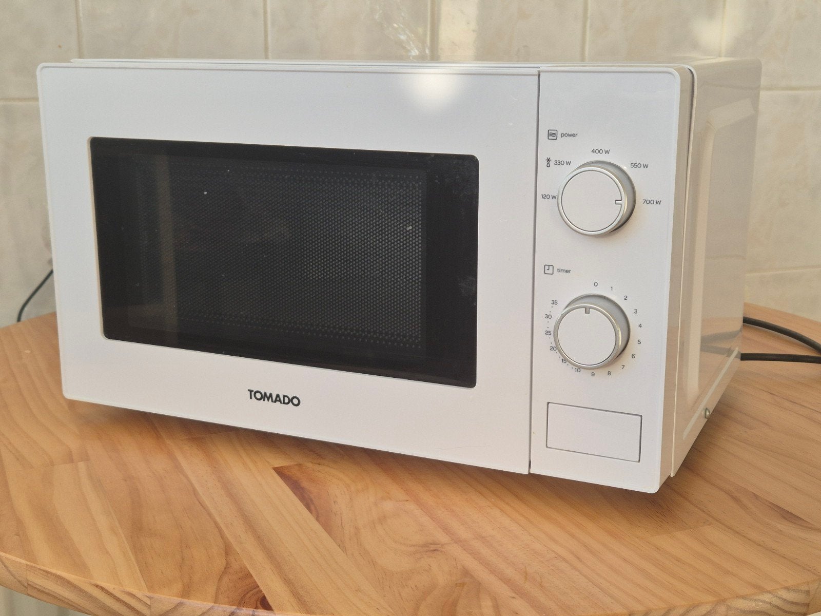 Tomado magnetron 700W – wit, Ophalen, Gebruikt, Vrijstaand, Magnetron