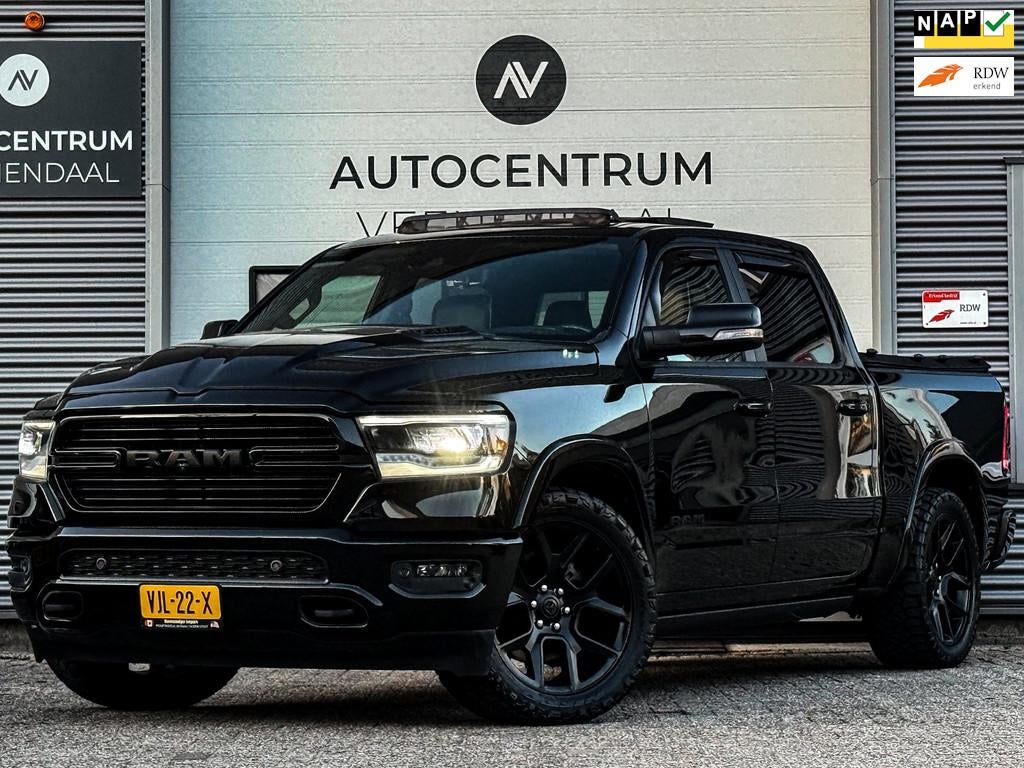 Dodge Ram 1500 5.7 V8 4x4 Crew Cab Laramie LPG FULL OPTIONS, Auto's, Verwarming stoelen achter, Gebruikt, 5654 cc, Zwart