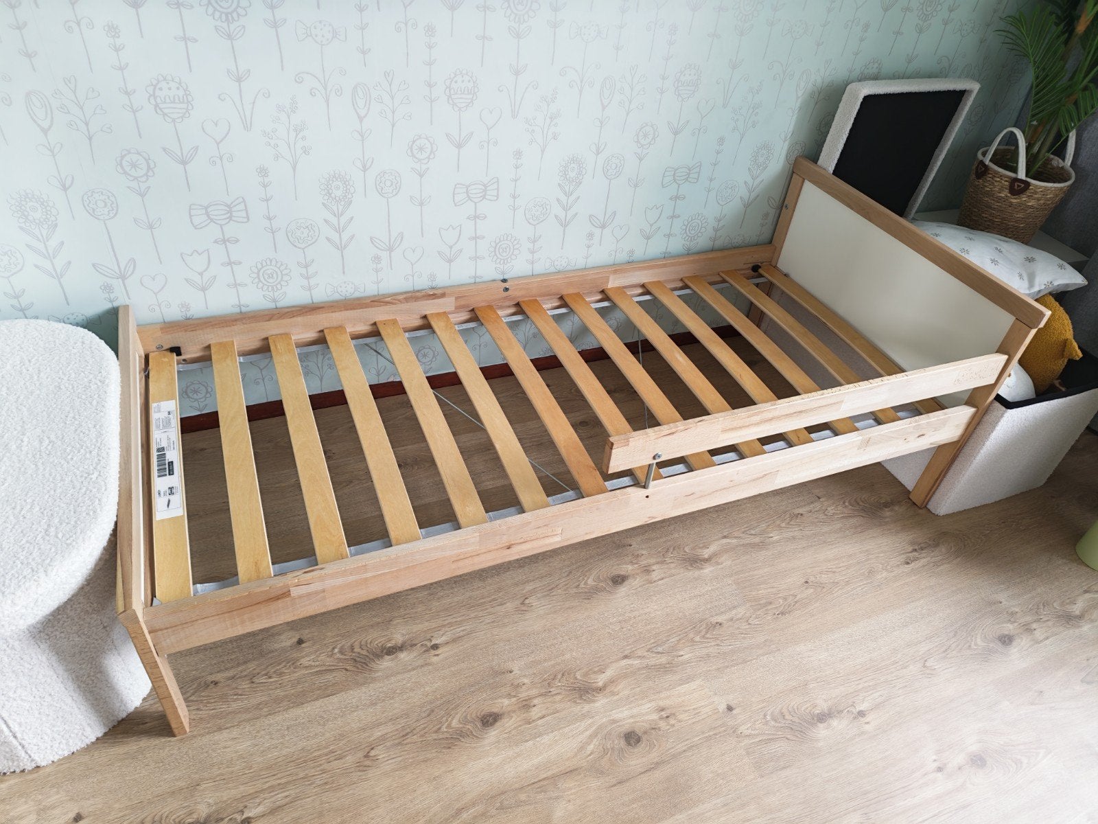 Ikea peuterbed met lattenbodem, Kinderen en Baby's, Kinderkamer | Bedden, Ophalen, Zo goed als nieuw, Lattenbodem, Minder dan 70 cm