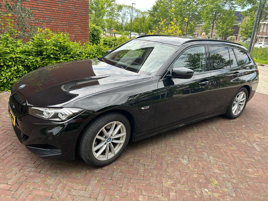 BMW 3-Serie touring 320e G21 LCI nieuw model widescreen PDC, Auto's, BMW, Particulier, 3-Serie, Hybride Elektrisch/Benzine, Plug-in hybride