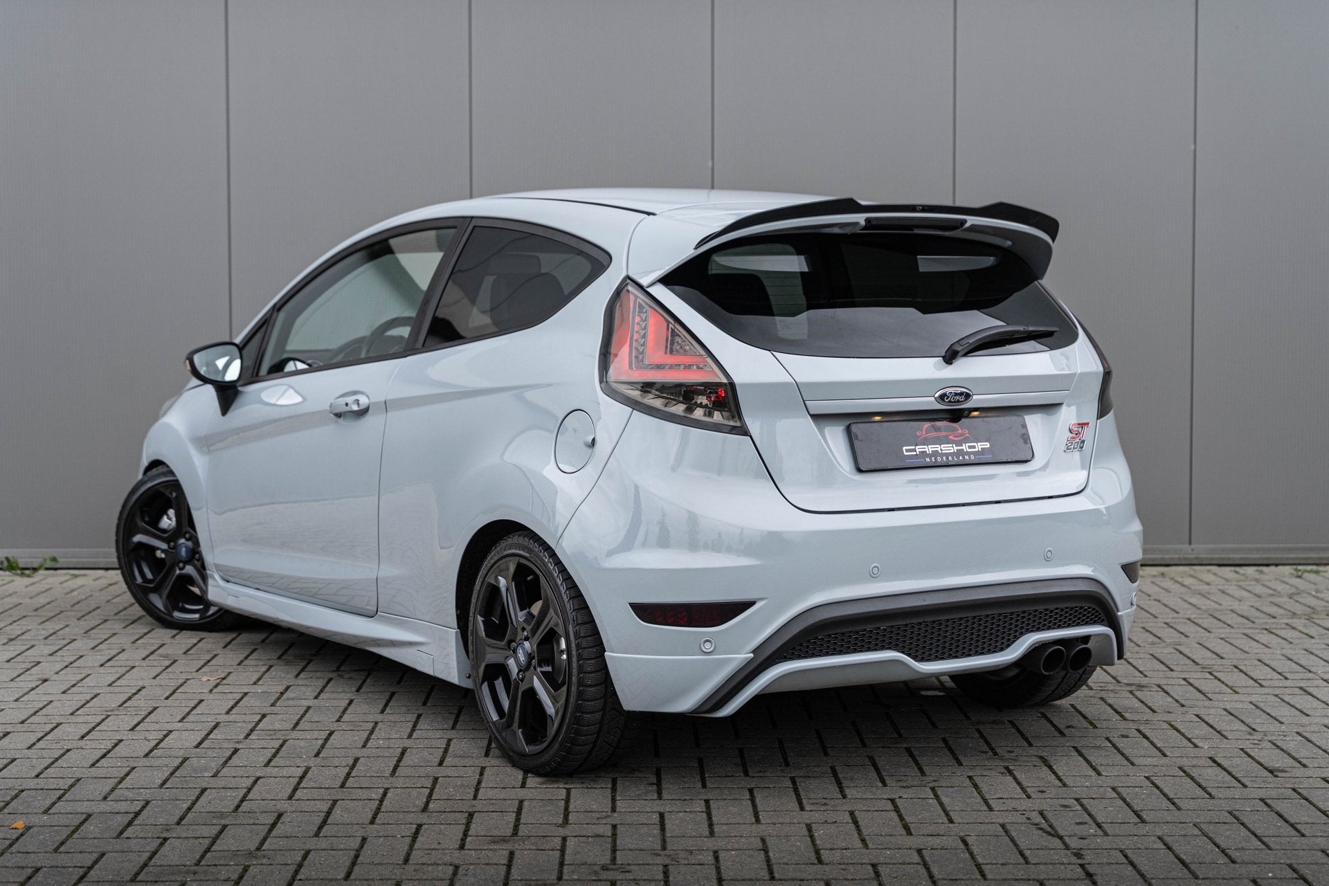 Ford Fiesta 1.6 ST2 200PK NARDO/H&R/CAMERA/NAVI/STOELVRM, Auto's, Voorwielaandrijving, 1063 kg, Gebruikt, Zwart