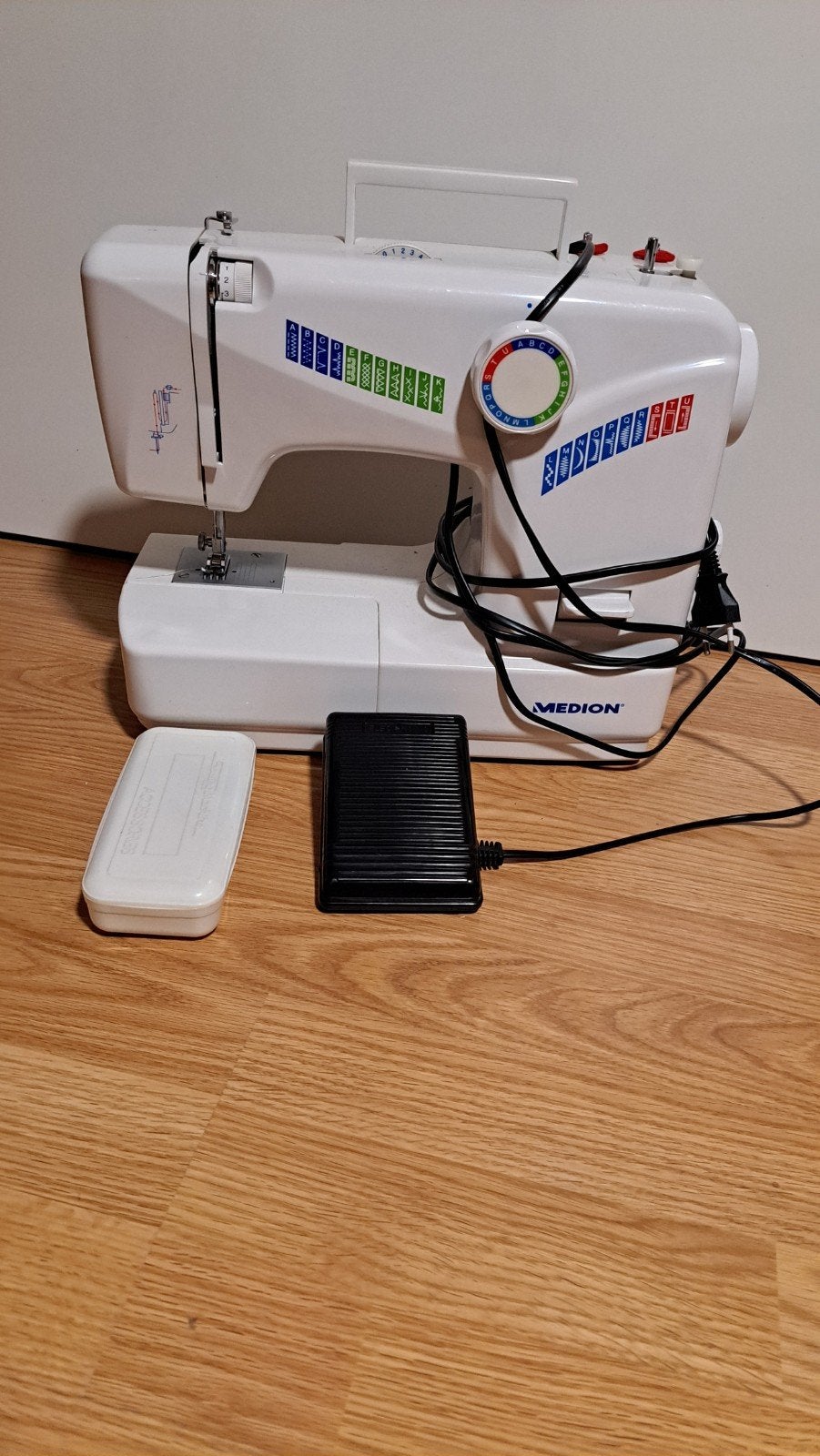 Medion Naaimachine MD 11836 - Zo goed als nieuw, Hobby en Vrije tijd, Ophalen, Zo goed als nieuw, Naaimachine, Overige merken
