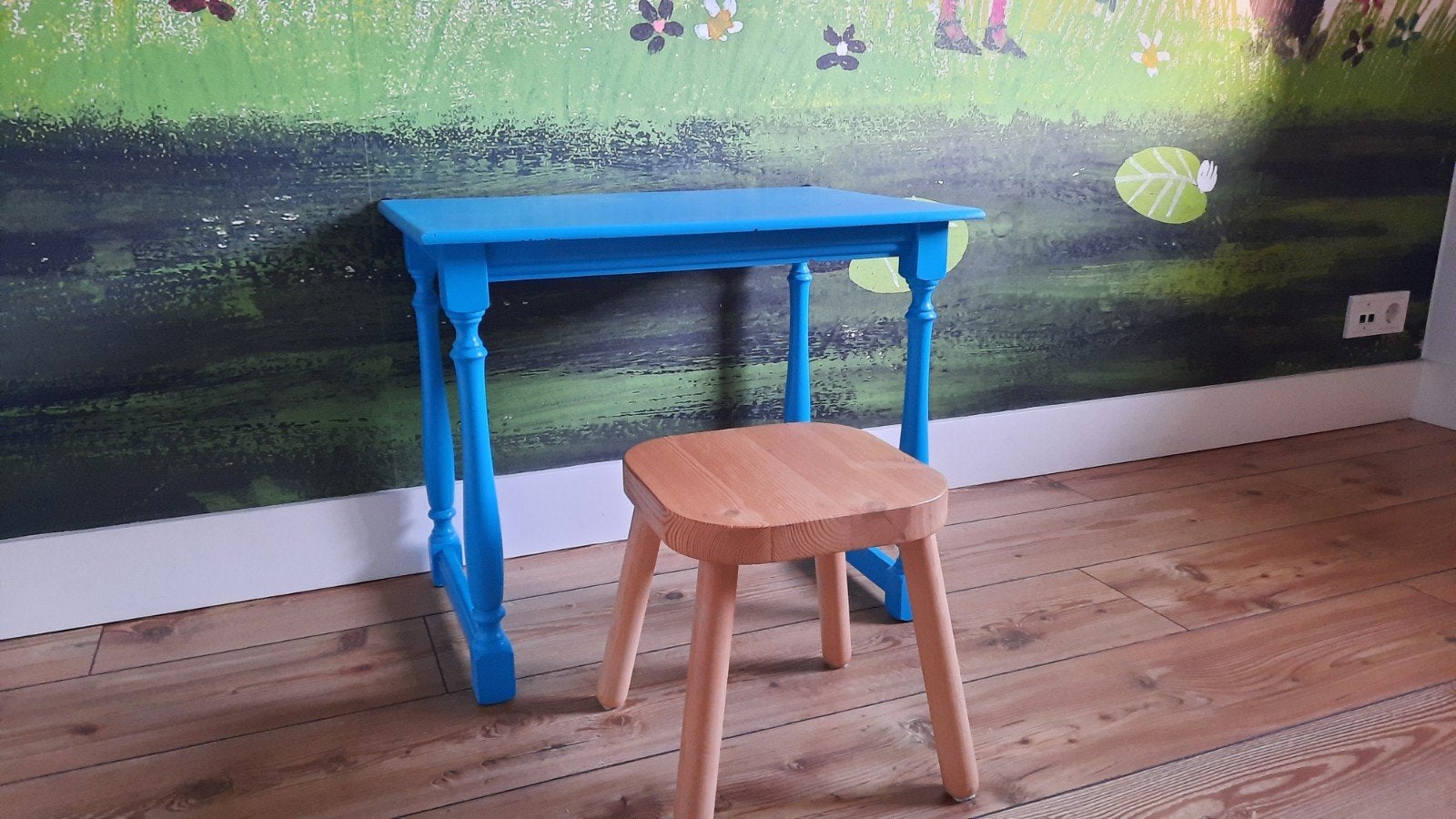 Tafeltje en ikea krukje flisat voor peuter of kleuter, Ophalen, Gebruikt, Tafel(s)