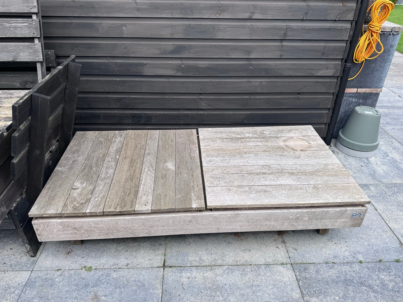 Gratis af te halen Houten tuinbanken en salon tafel, Ophalen, Gebruikt, Hout