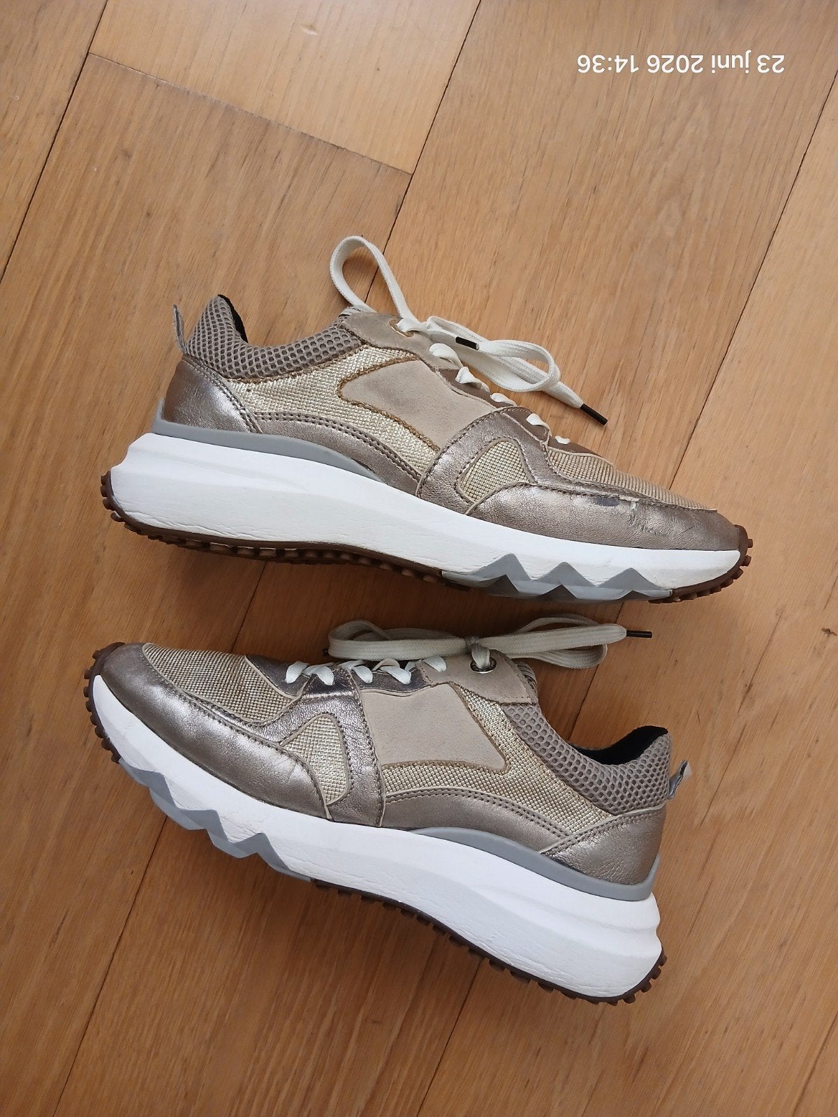 Floris van Bommel maat 39.5, Kleding | Dames, Schoenen, Beige, Floris van Bommel, Ophalen of Verzenden, Sneakers of Gympen