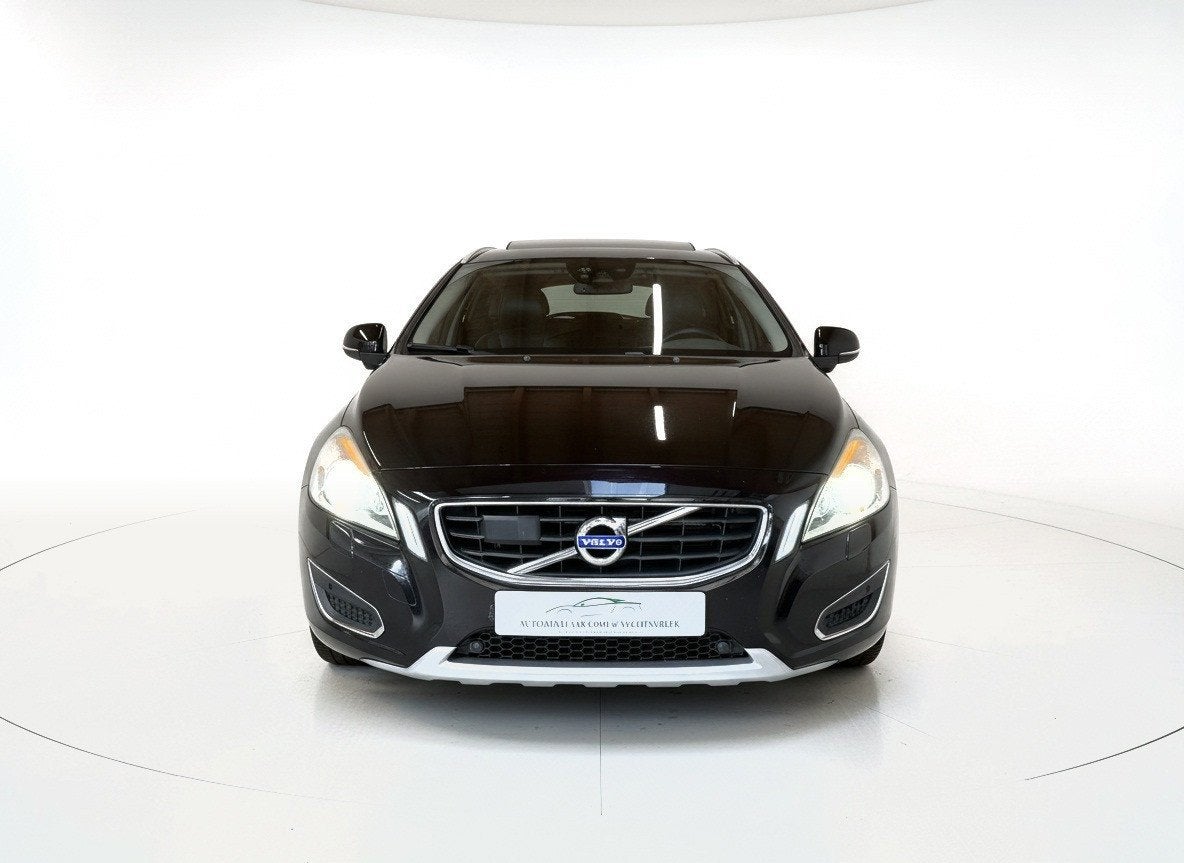 Volvo V60 2.0 T5 Momentum - Schuifdak - Memory - Trekhaak, Auto's, 1502 kg, 4 cilinders, Leder en Stof, Zwart