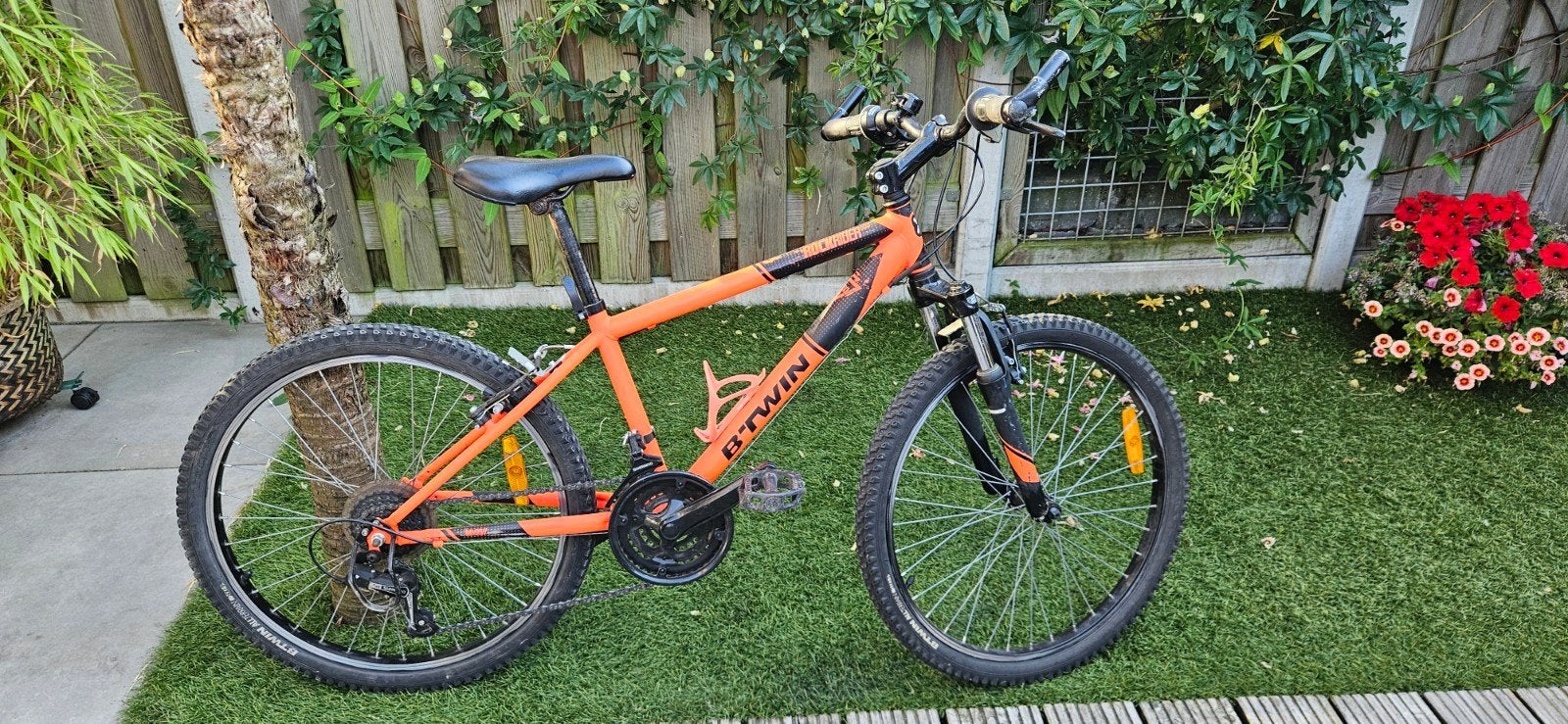 B'Twin Rockrider 300 Mountainbike - Oranje, Fietsen en Brommers, Gebruikt, Velgrem, Versnellingen, Minder dan 49 cm
