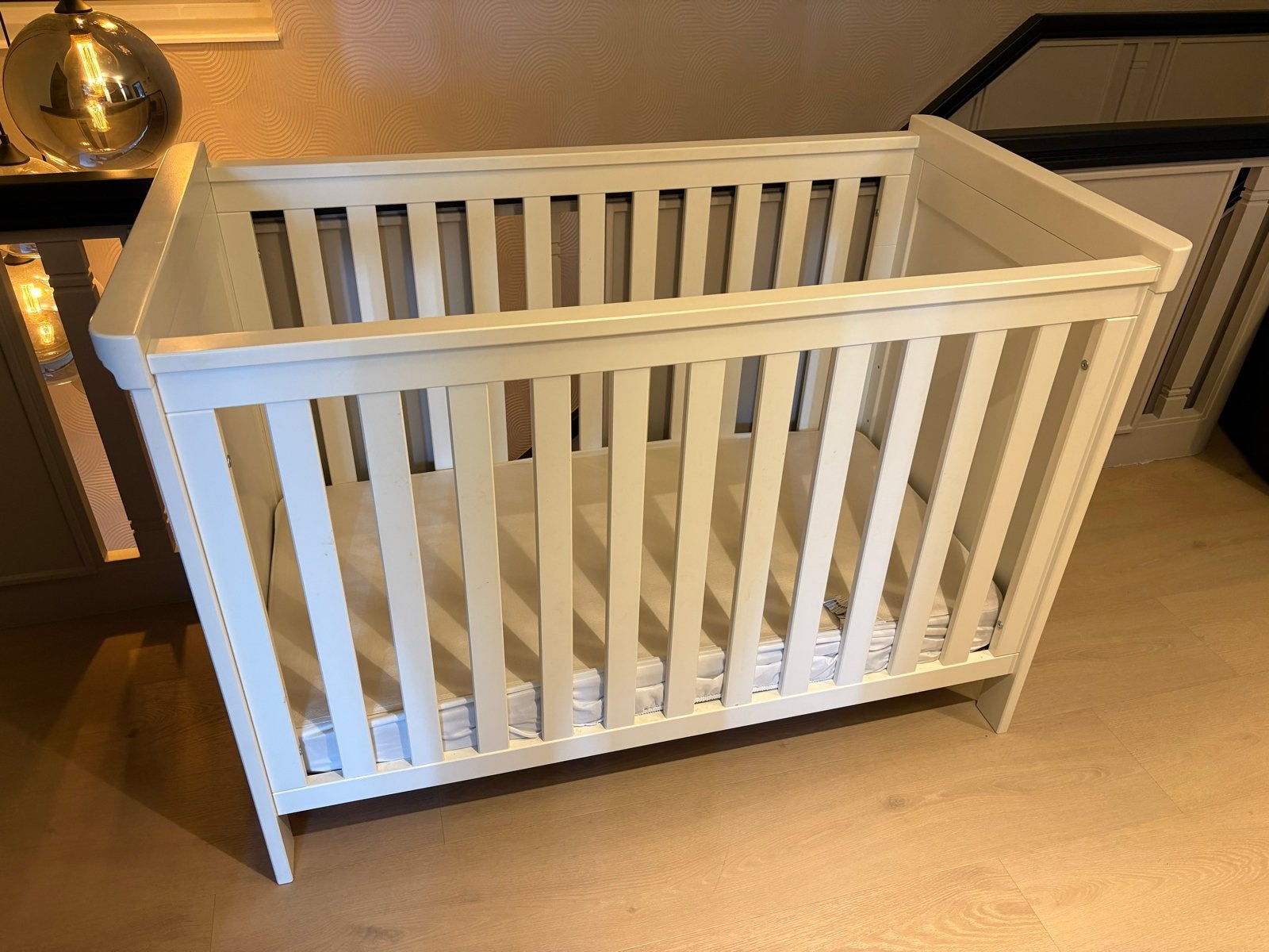 Kidsmill Savigno Ledikant 60x120 cm wit, Ophalen, Zo goed als nieuw, Lattenbodem, Minder dan 140 cm