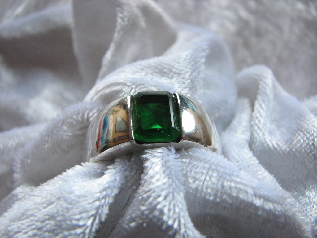 Mooie Zware Zilveren Ring met Groene steen - maat 18,5 - 19, Sieraden, Tassen en Uiterlijk, Antieke sieraden, Verzenden, Zilver
