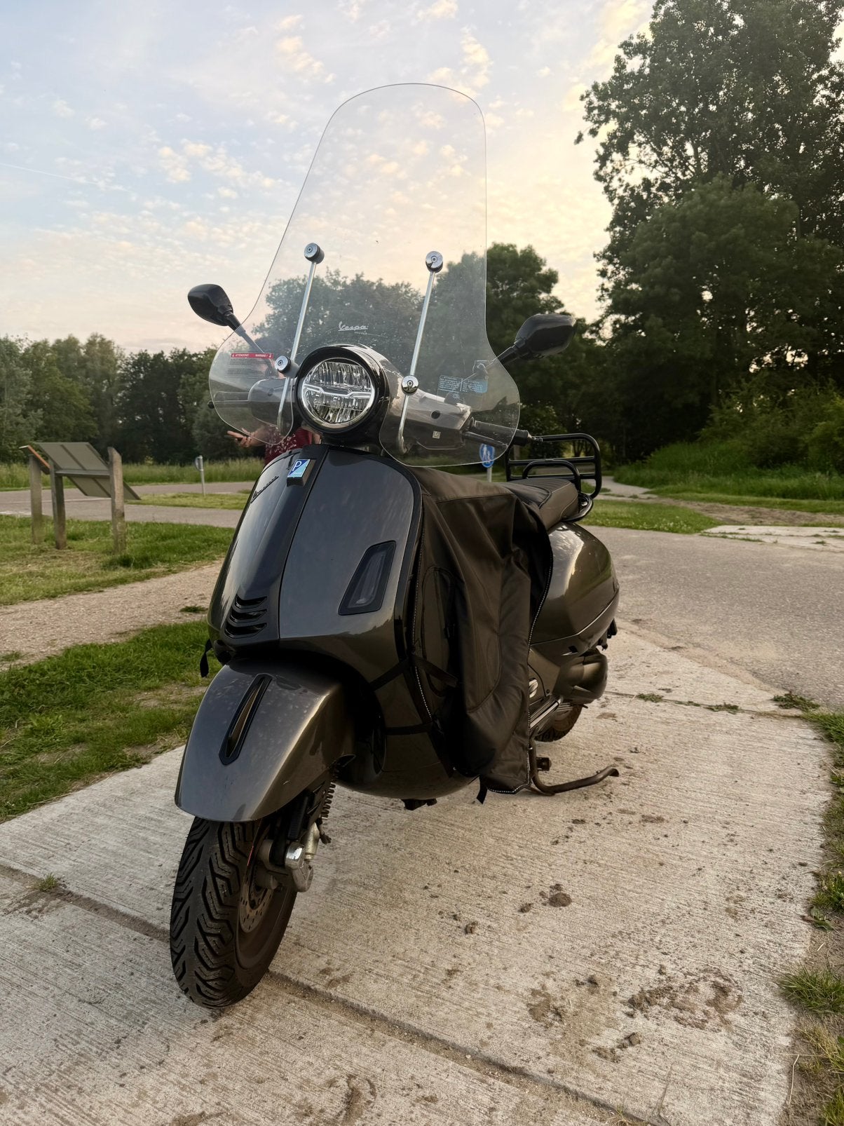Vespa gts 300 hpe 2023 porsche agaat grijs option keyless, Overige modellen, 300 cc, Ophalen of Verzenden, Zo goed als nieuw