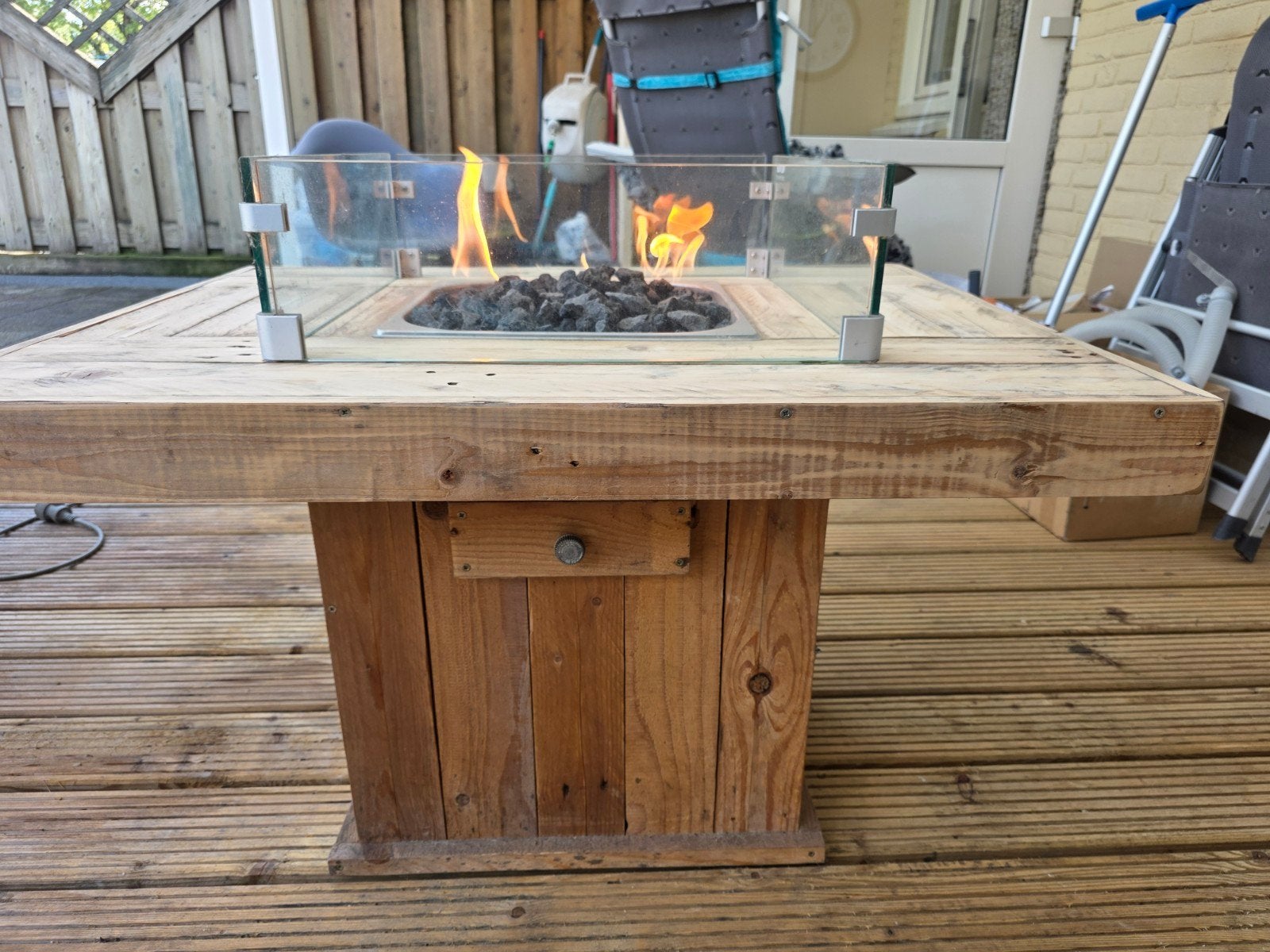 Unieke handgemaakte vuurtafel van hout met gasfles, Ophalen, Gebruikt