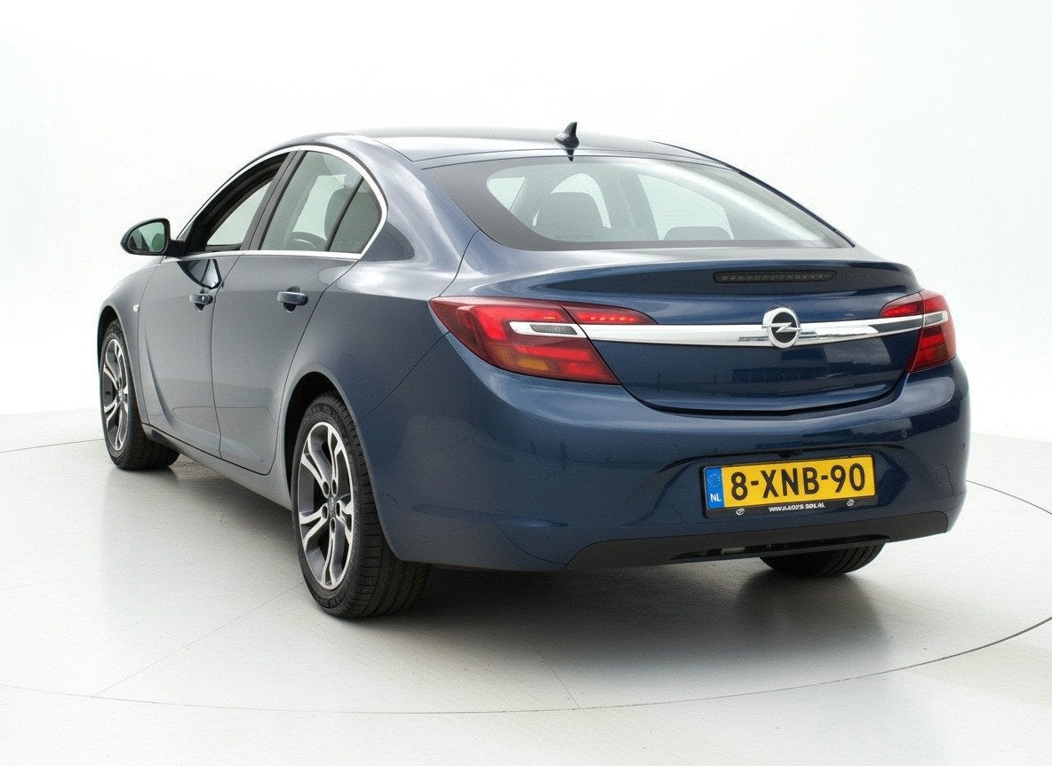 Opel Insignia 1.6 T Cosmo|Xenon|Leder|AUT|CAM|Nav|PDC|Cruise, Auto's, Euro 5, 15 km/l, Gebruikt, Zwart