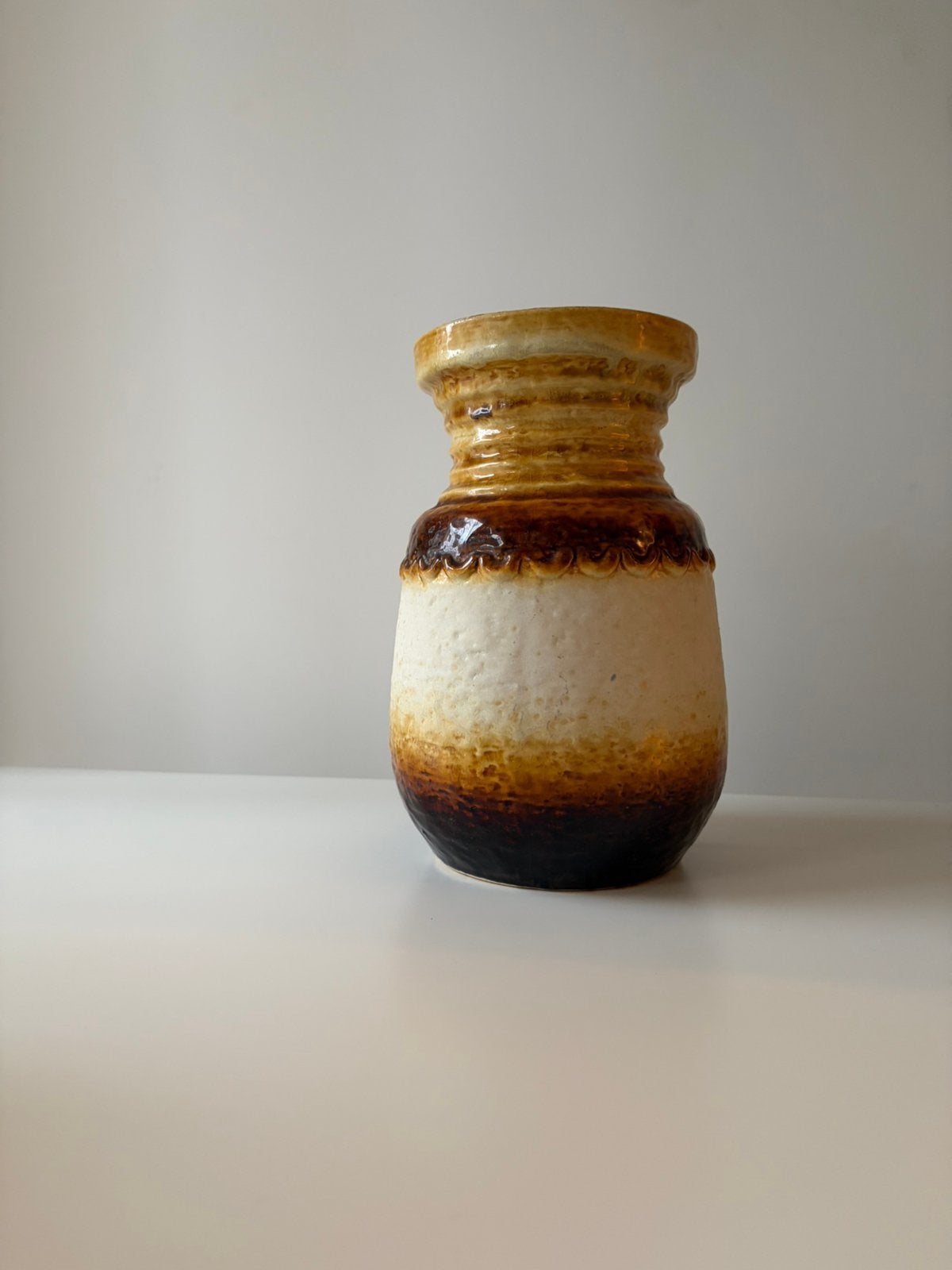 Vintage West Germany vaas keramiek  Ü-Keramik 1466/22, Ophalen of Verzenden, Zo goed als nieuw, Meerkleurig, Steen/keramiek