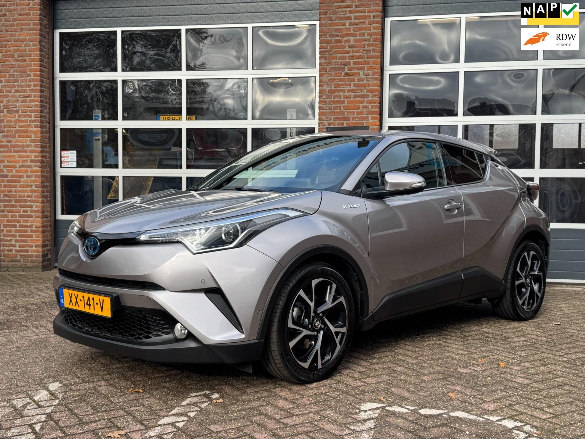 Toyota C-HR 1.8 Hybrid Style, Navi, camera, Cruise, stoelver, Stof, 4 cilinders, 26 km/l, Hybride Elektrisch/Benzine