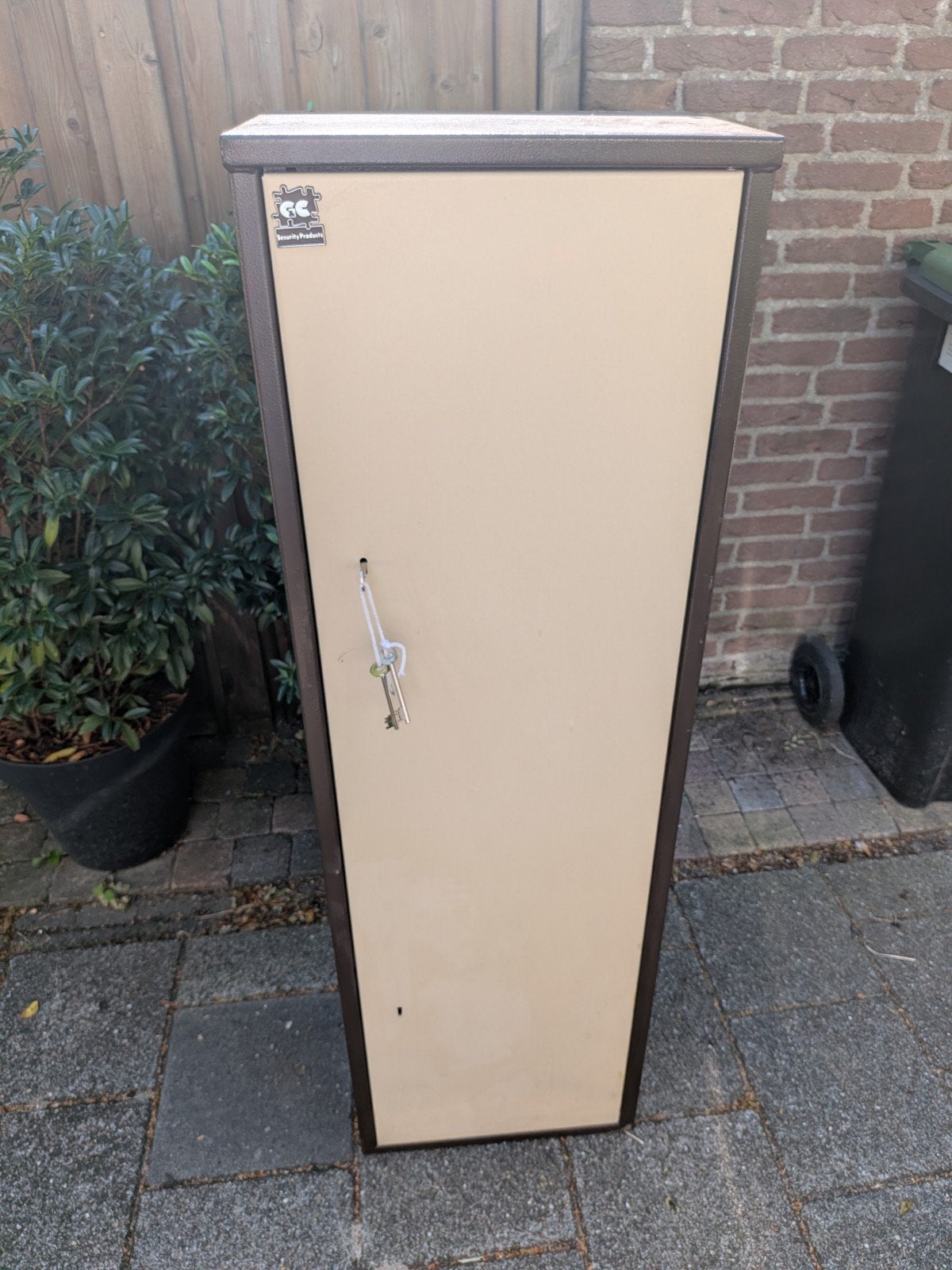 Grote wapenkluis, Ophalen, Zo goed als nieuw