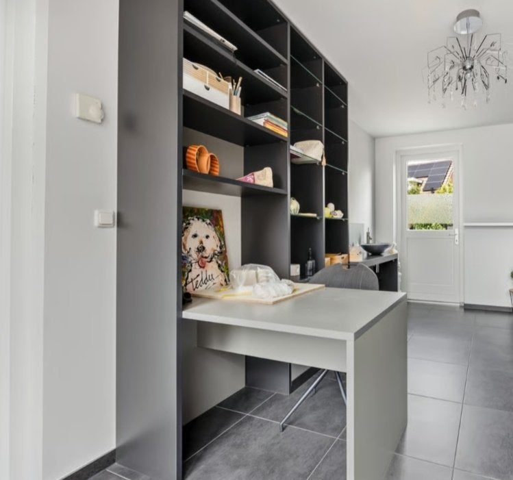 Gratis maatwerk kast met bureau. Is al gedemonteerd, Ophalen, Zo goed als nieuw