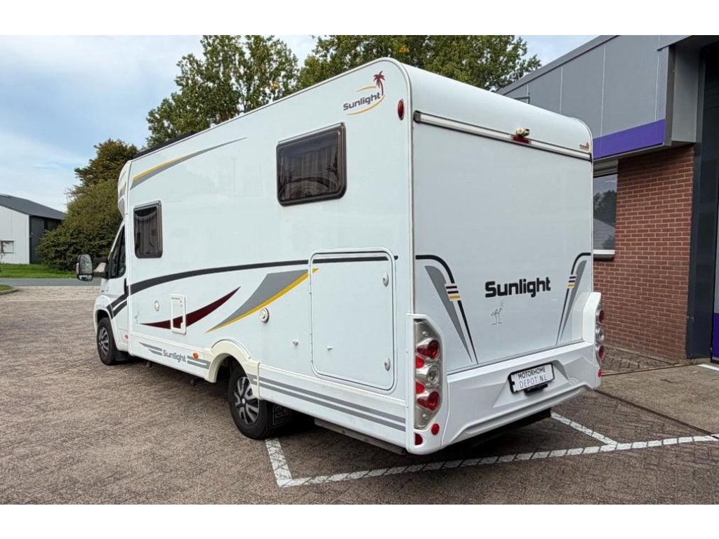 Sunlight T 66 Lengtebedden compact (6.90m ) zeer mooi!!, Sunlight, Fiat, 6 tot 7 meter, Bedrijf