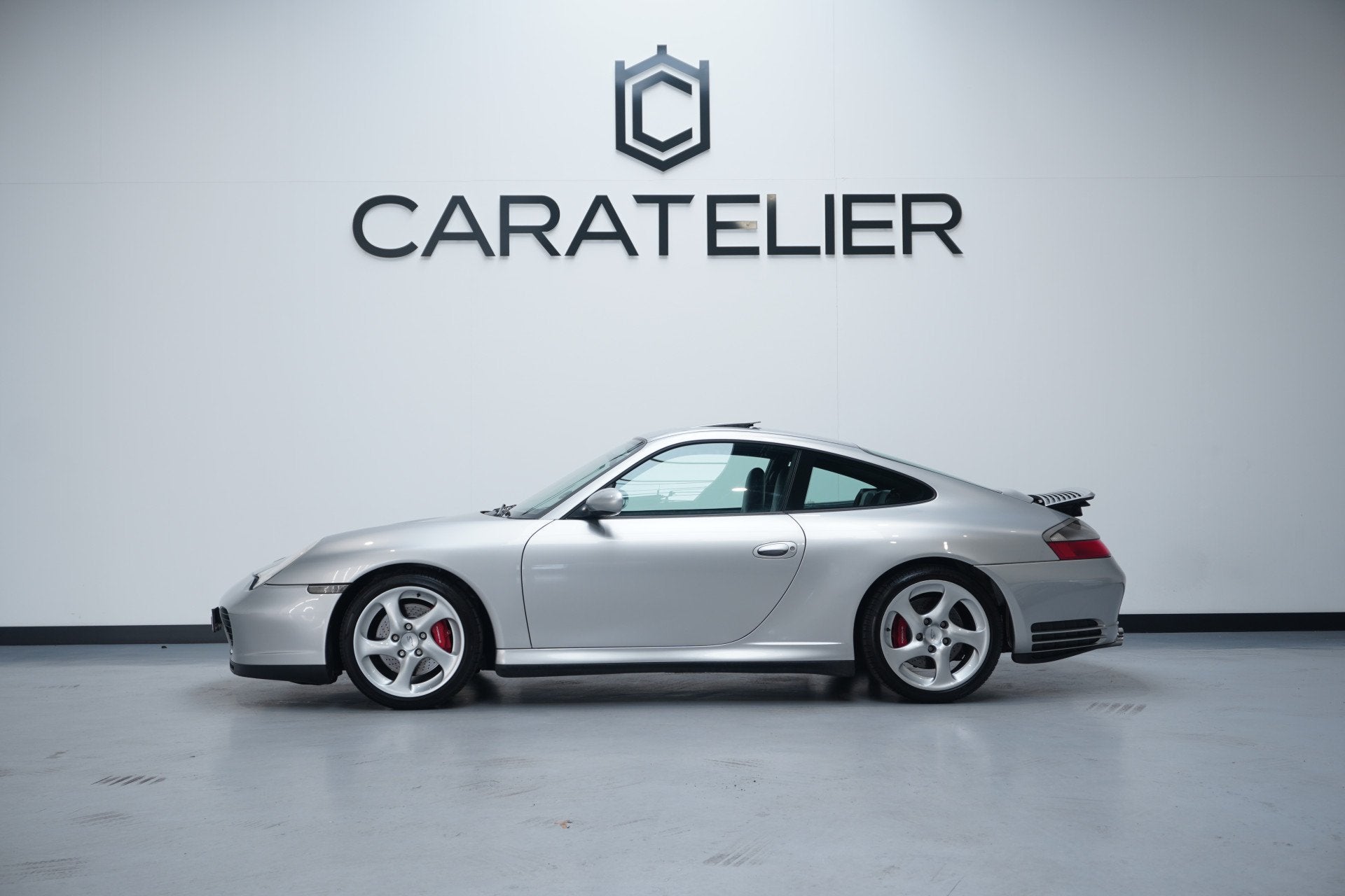 Porsche 911 3.6 Coupé Carrera 4S (bj 2004, automaat), Auto's, Automaat, 1525 kg, Gebruikt, Leder