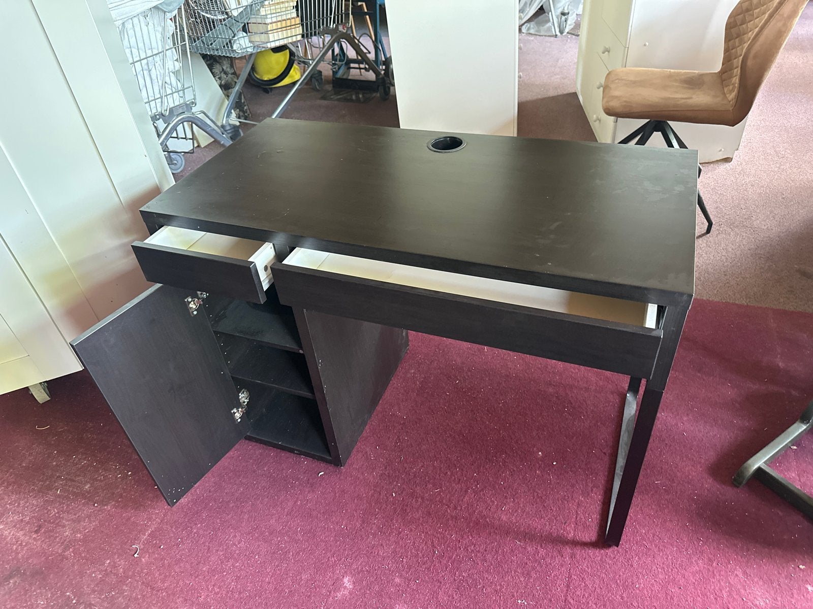 Donkerbruin bureau met lades en opbergruimte, Ophalen, Gebruikt, Met lades, Spaanplaat of MDF