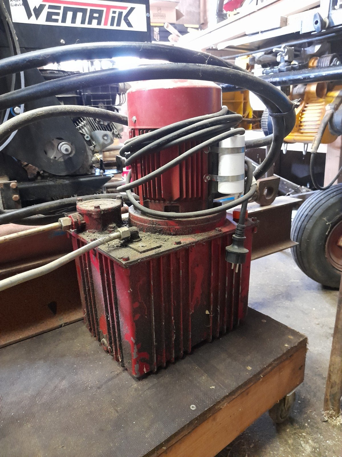 230 volt hydro-unit met cilinder, Ophalen, Gebruikt