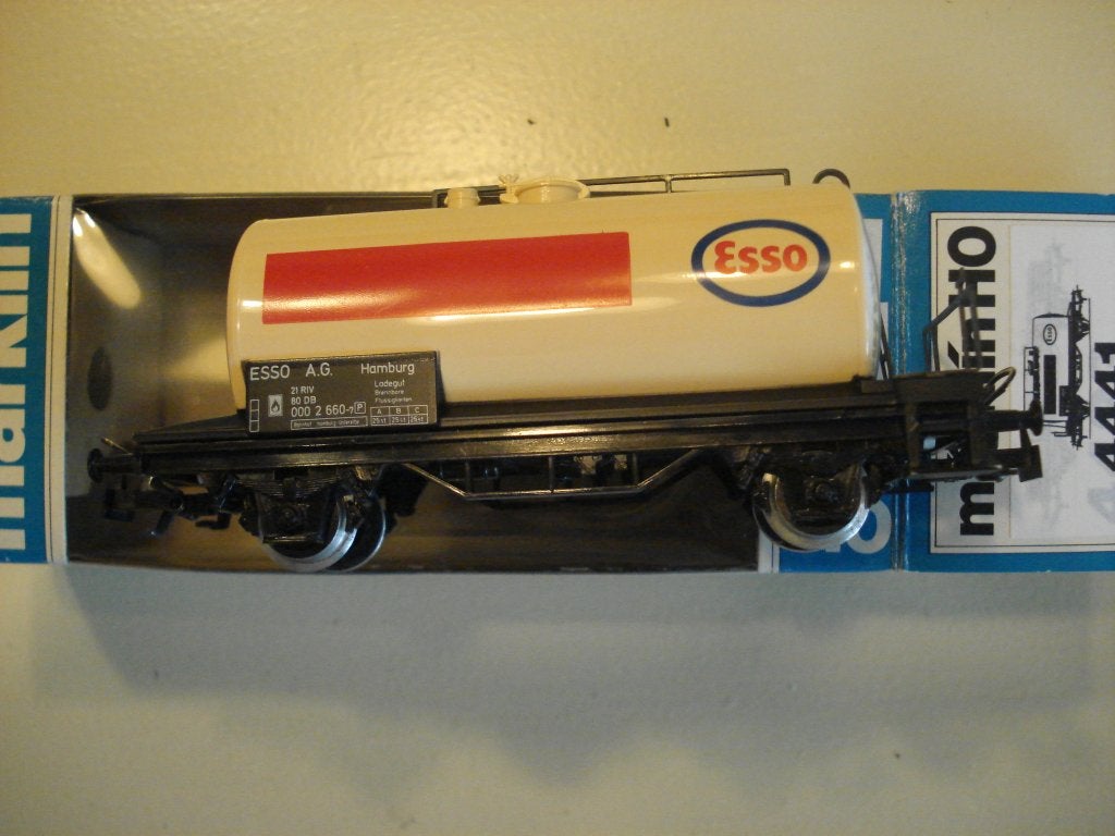 Marklin 4441 tankwagon Esso, Wisselstroom, Gebruikt, Verzenden, Wagon