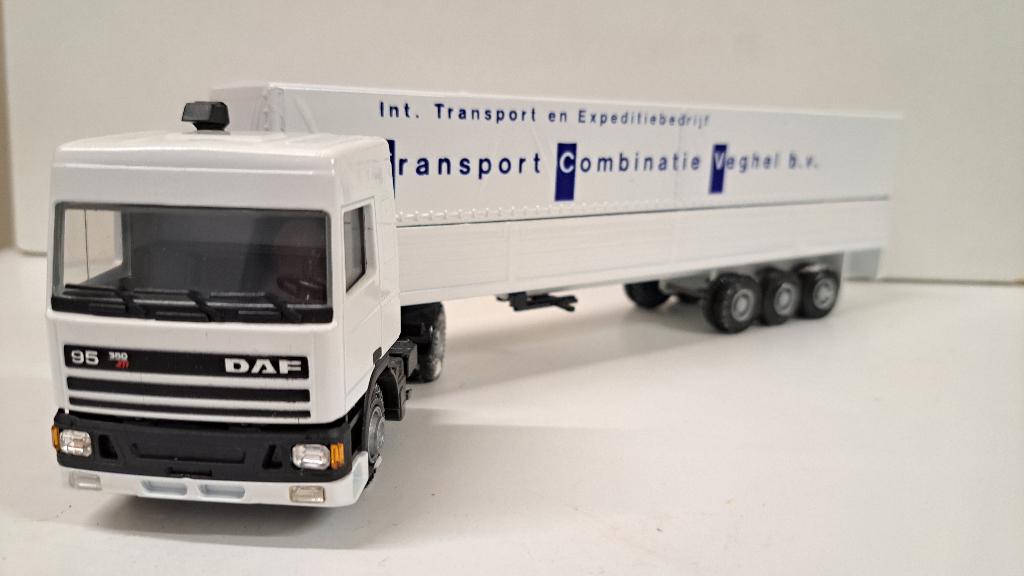 Liontoys Daf 95 350 Ato T C V, Ophalen of Verzenden, Zo goed als nieuw, Bus of Vrachtwagen, Lion Toys