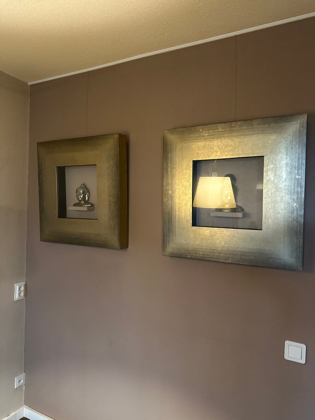 Set van 2 3D Boeddha schilderijen, man en vrouw, 70x70cm, Ophalen, Zo goed als nieuw, Overige materialen, Goud