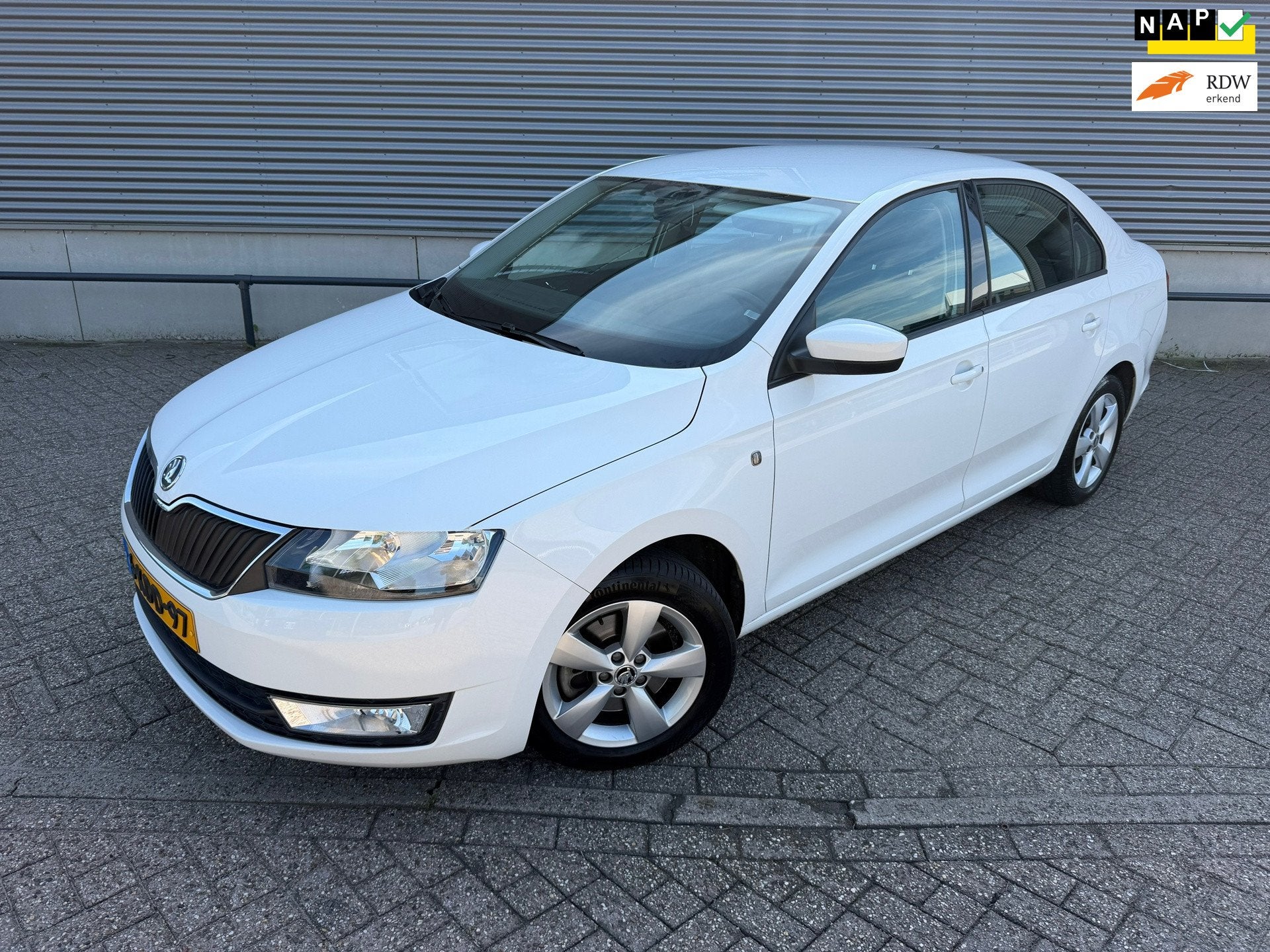 Skoda Rapid 1.2 TSI Greentech Elegance, Auto's, Voorwielaandrijving, Euro 5, Gebruikt, Origineel Nederlands