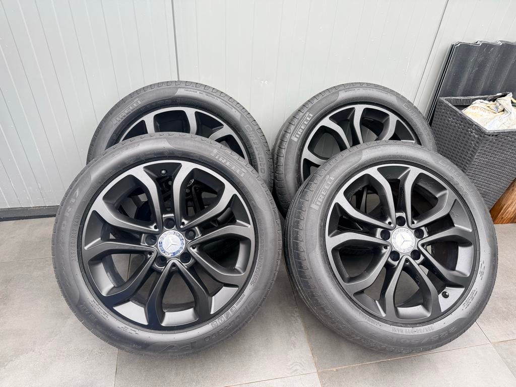 Originele Mercedes Velgen met Pirelli Zomerbanden, Auto-onderdelen, Banden en Velgen, Ophalen, Gebruikt, Banden en Velgen, 17 inch