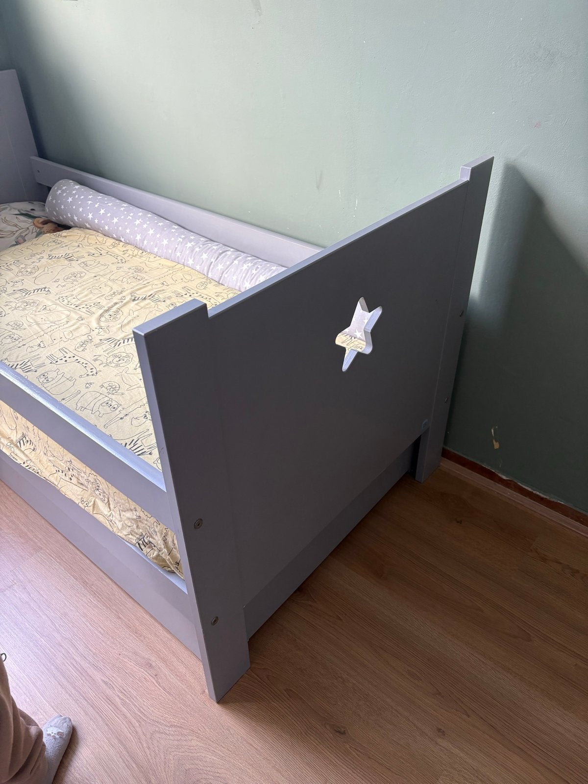 Kinderbed Petite Amélie met opberglades, Ophalen, 70 tot 85 cm, Zo goed als nieuw, Lattenbodem