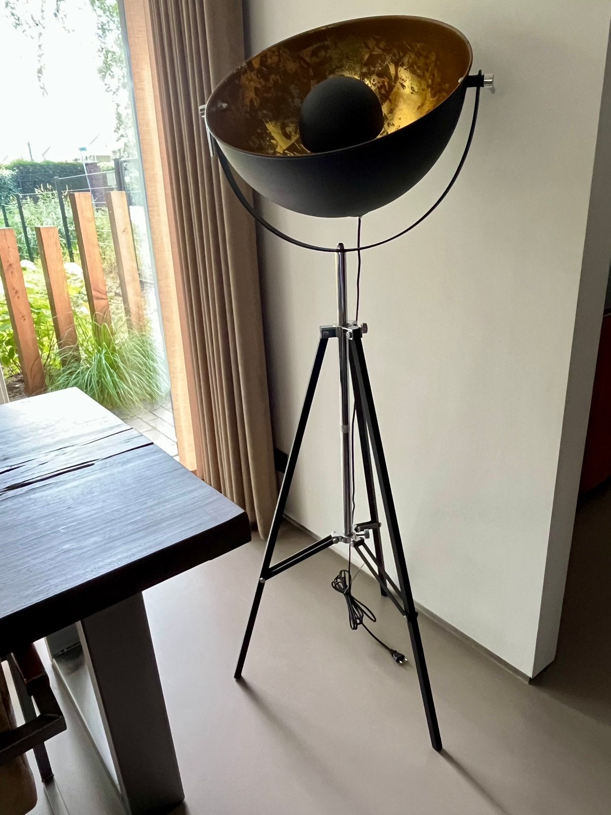 Vloerlamp bol, driepoot, Ophalen, Zo goed als nieuw, Metaal, 150 tot 200 cm