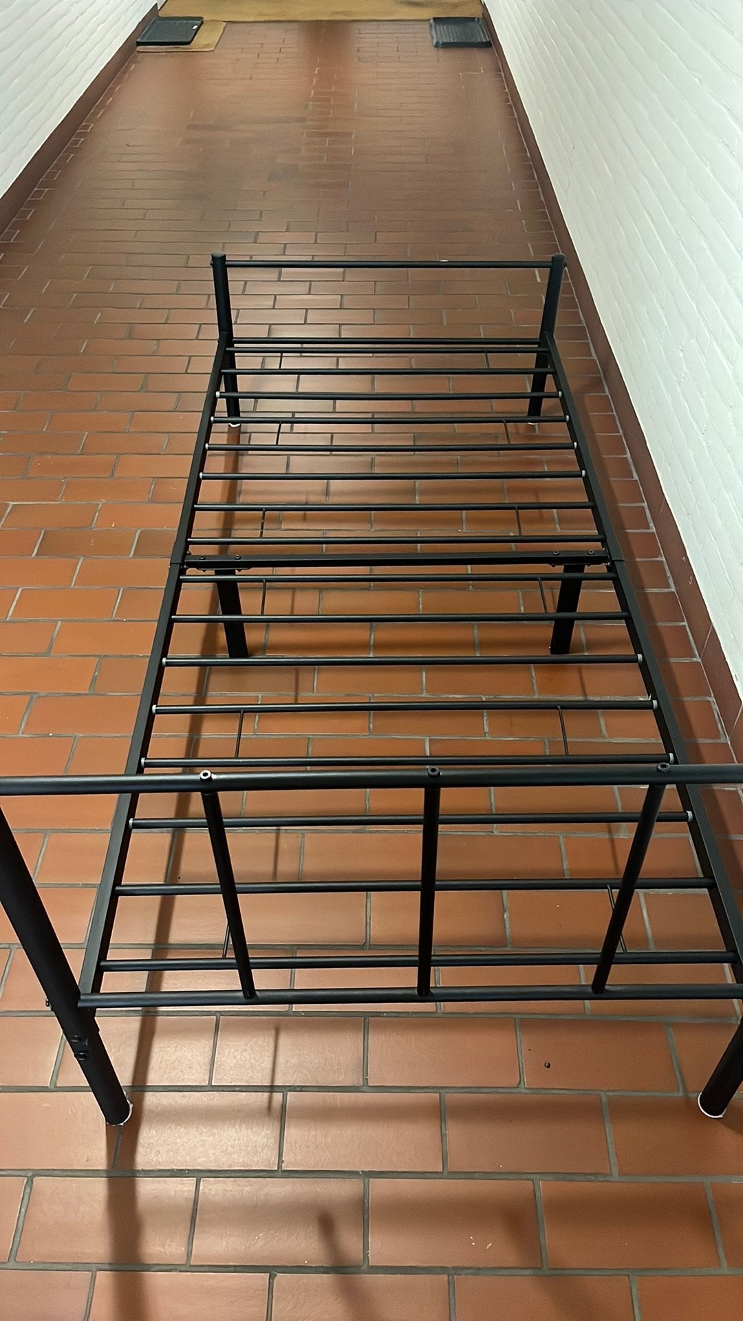 Zwarte bed, Ophalen, 85 tot 100 cm, Zo goed als nieuw, 180 cm of meer