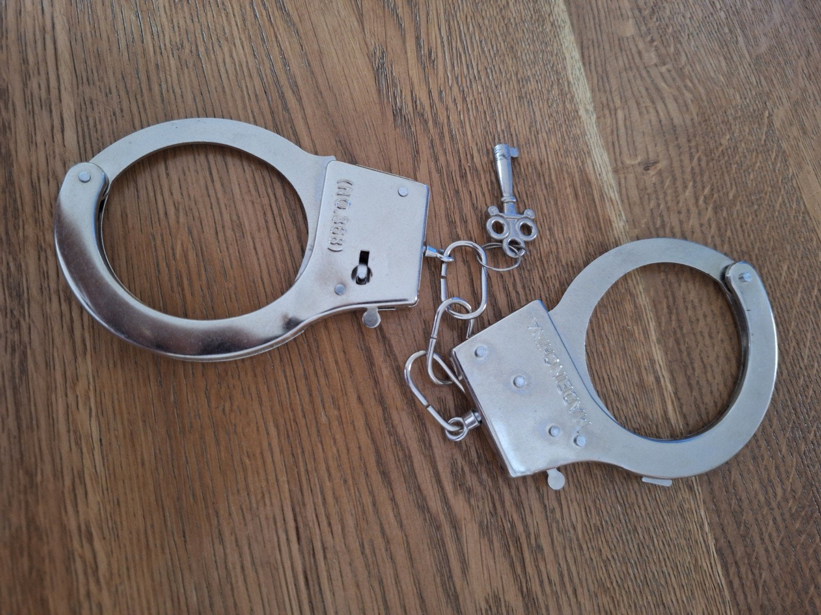 Handboeien + sleutel, Ophalen of Verzenden, Zo goed als nieuw, Jongen of Meisje