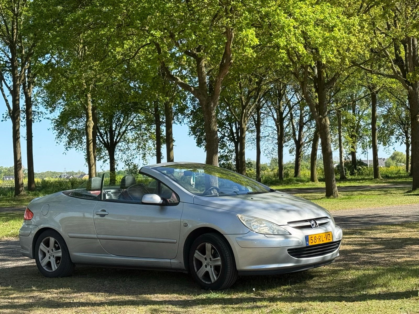 Peugeot 307 2.0 16V CC 2005 Grijs APK tot mei 2027, Auto's, Voorwielaandrijving, 4 cilinders, Cabriolet, 4 stoelen