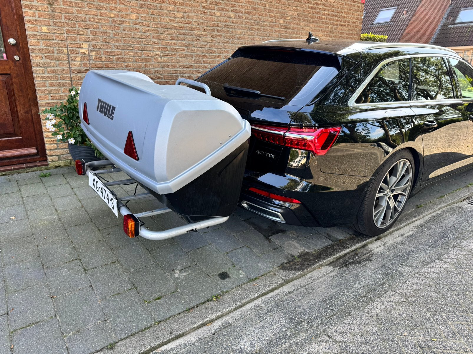 Te koop Thule trekhaakbox bagagebox 400 liter auto en camper, Ophalen, Zo goed als nieuw
