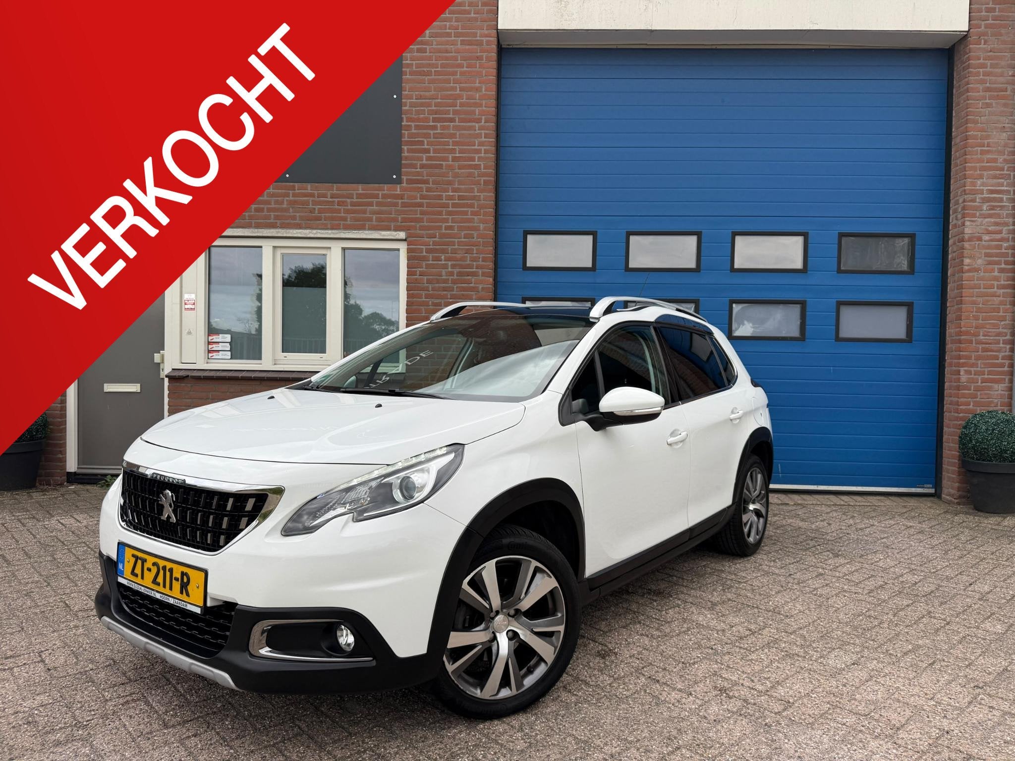 Peugeot 2008 1.2 PureTech Allure | Pano | Distributie VV |, Voorwielaandrijving, Stof, Euro 6, Bedrijf