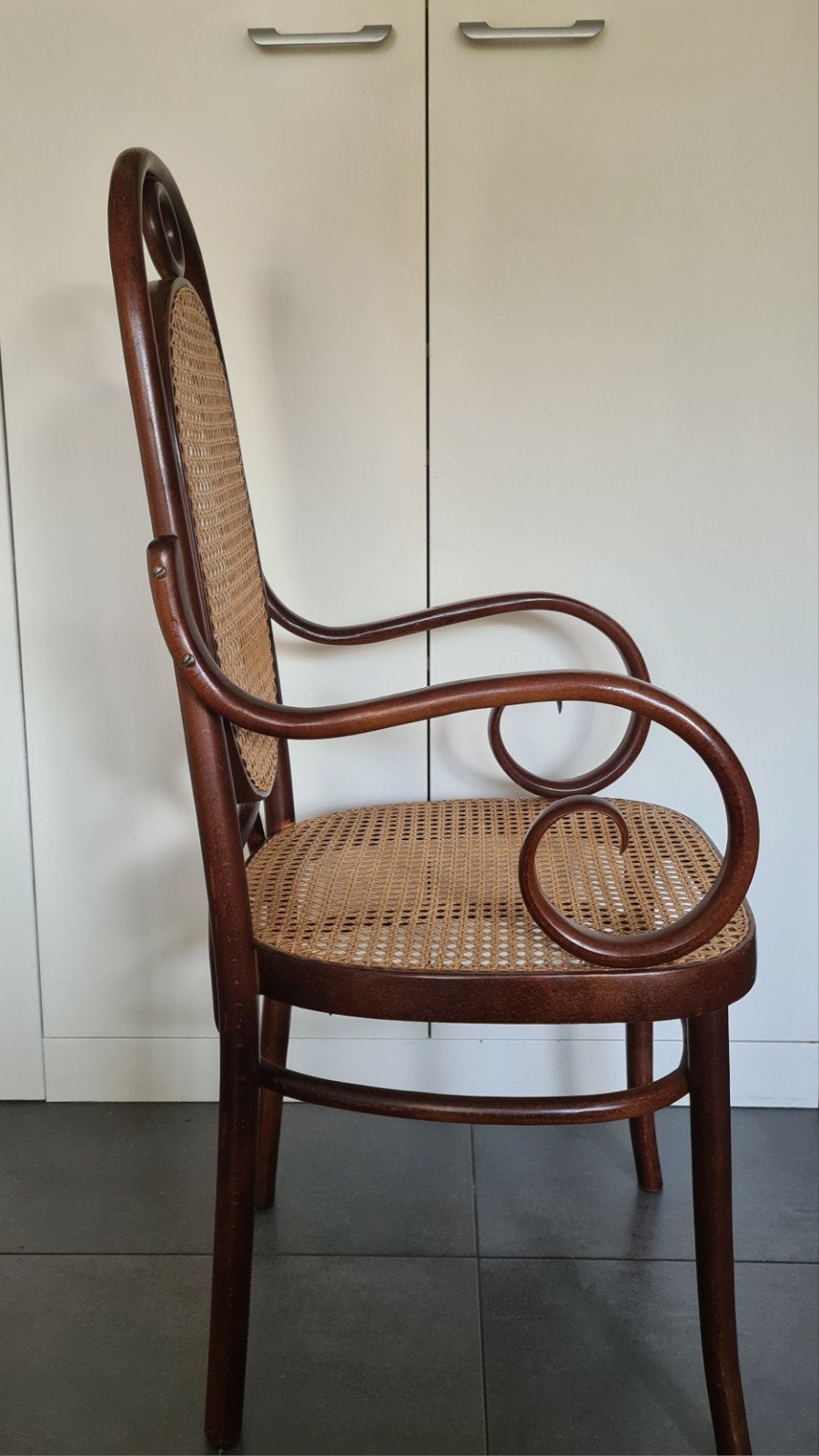 Thonet model 207 Rf stoel met armleuningen, Antiek en Kunst, Ophalen