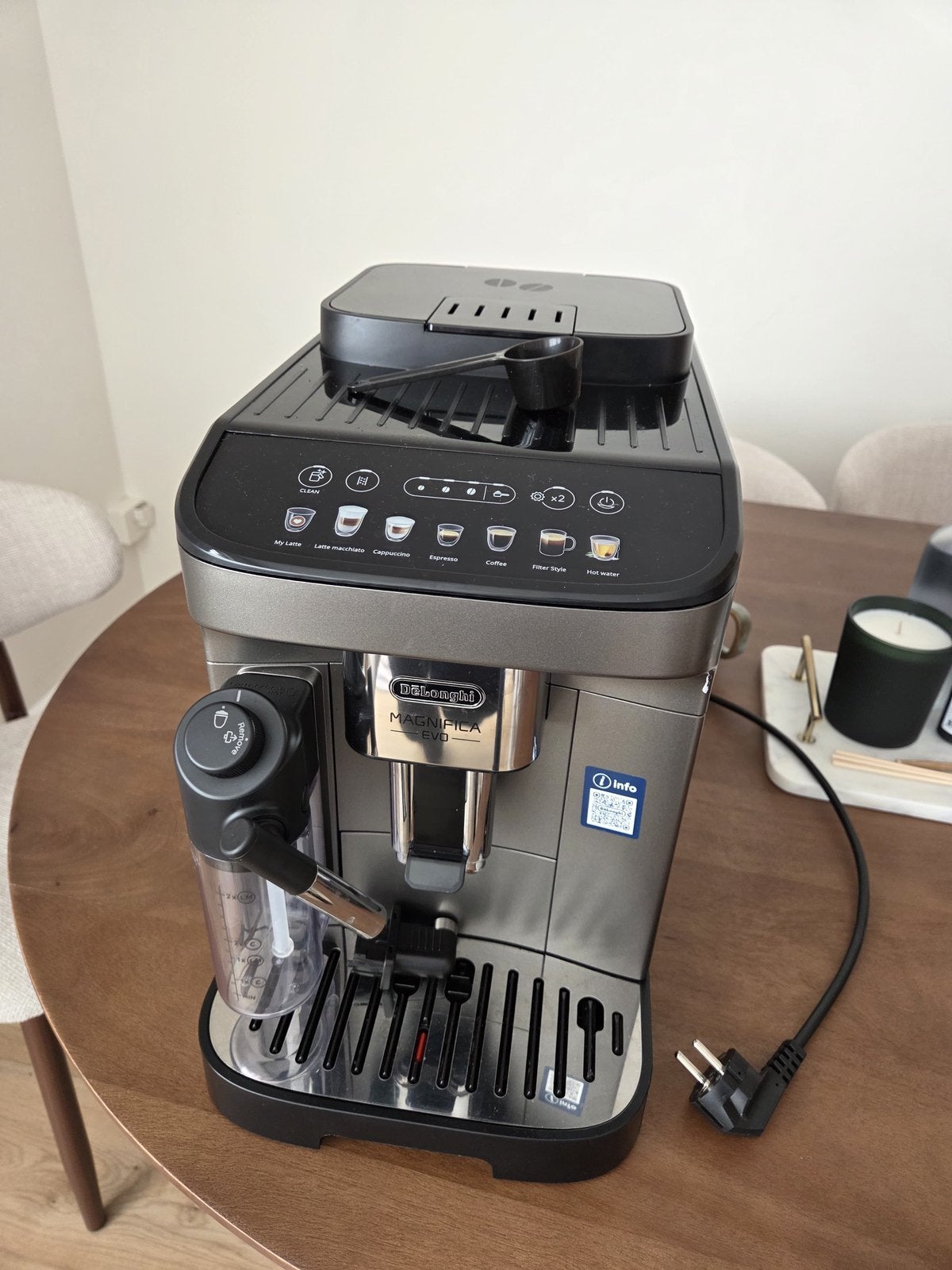 Delonghi Magnifica Evo, Witgoed en Apparatuur, Ophalen of Verzenden, Zo goed als nieuw, Koffiemachine
