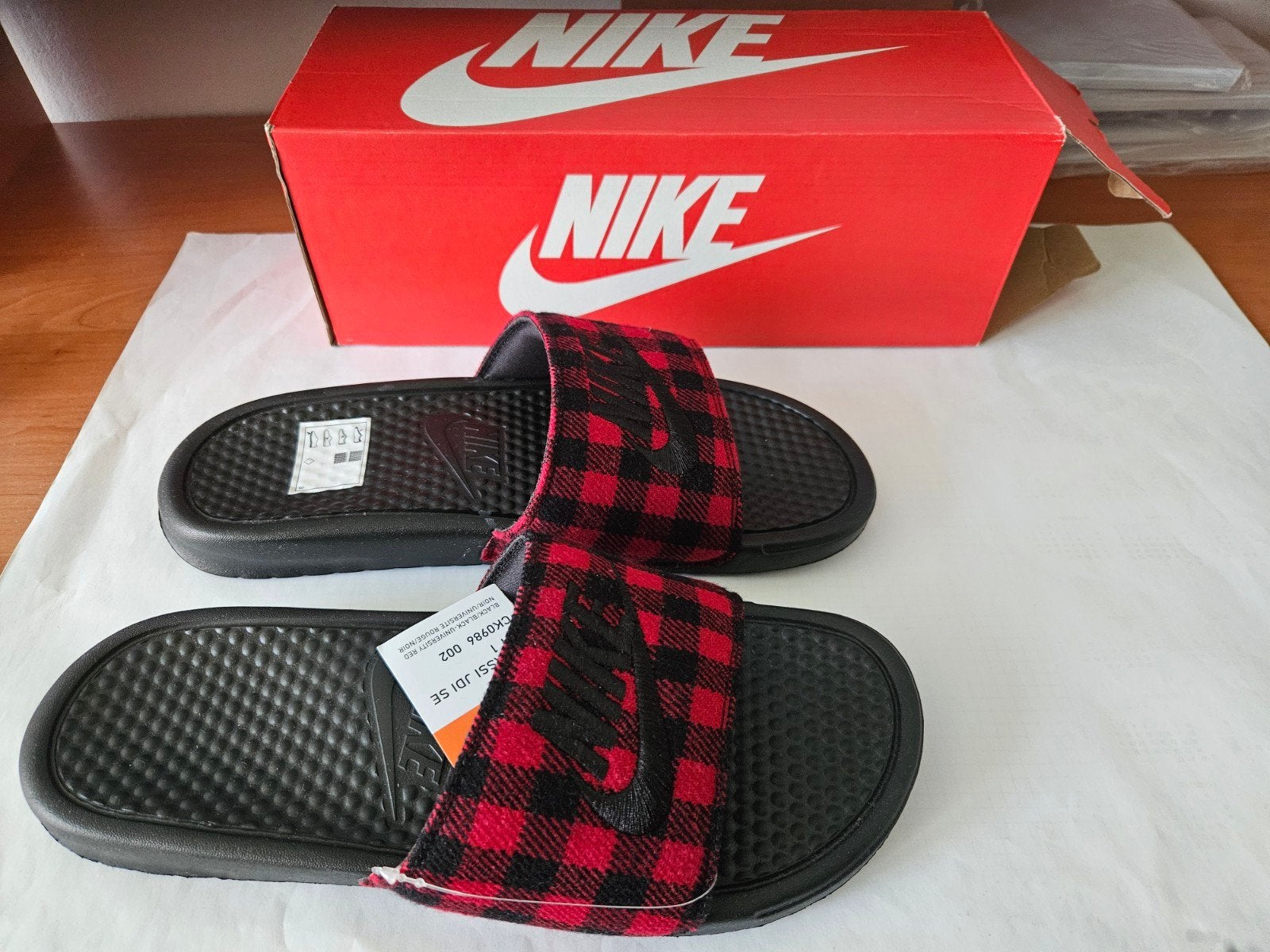 Slippers Nike Nieuwe 42 maat, Kleding | Heren, Schoenen, Slippers, Zwart, Nike, Nieuw